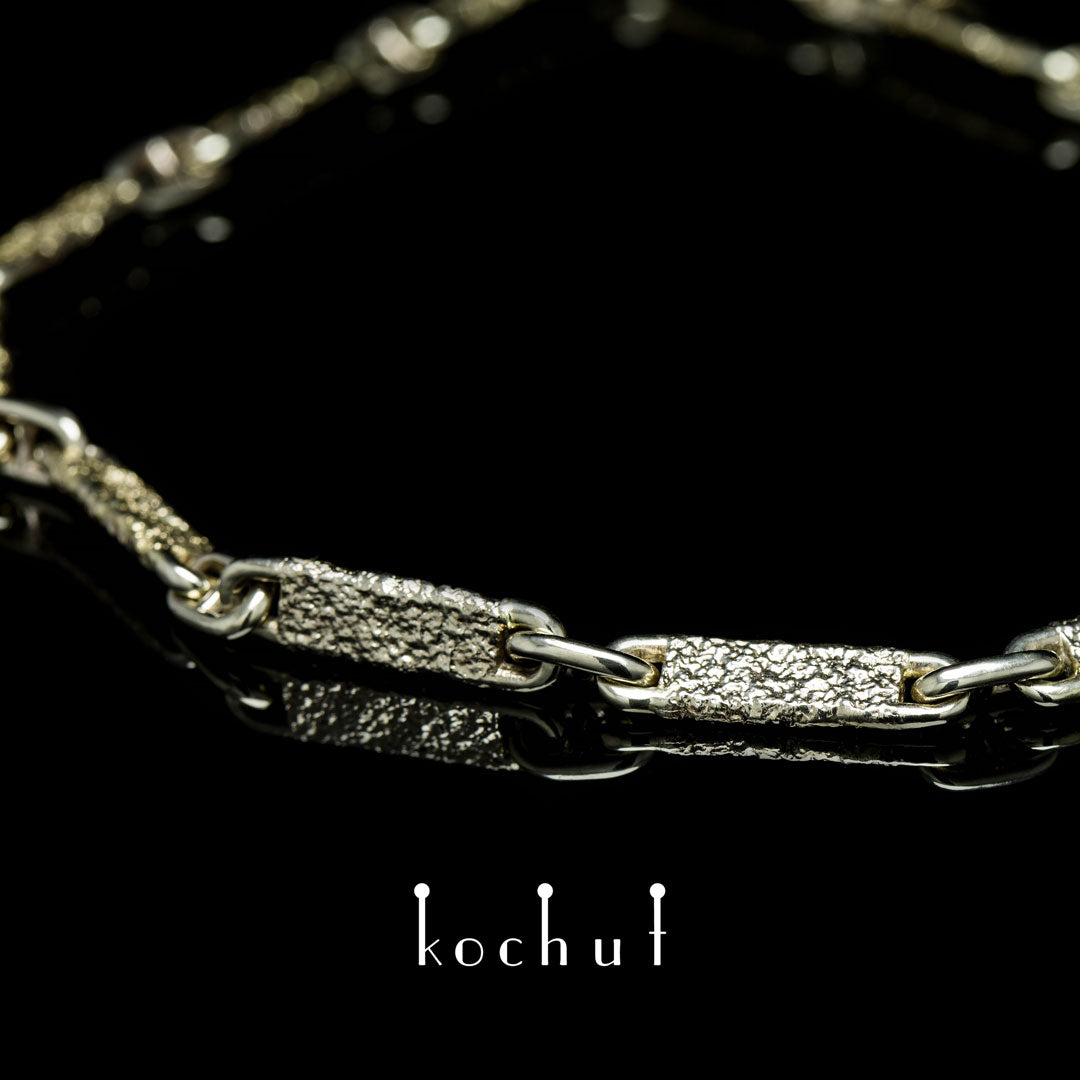 Leib und Seele – eine Kette aus Weiß- und Gelbgold