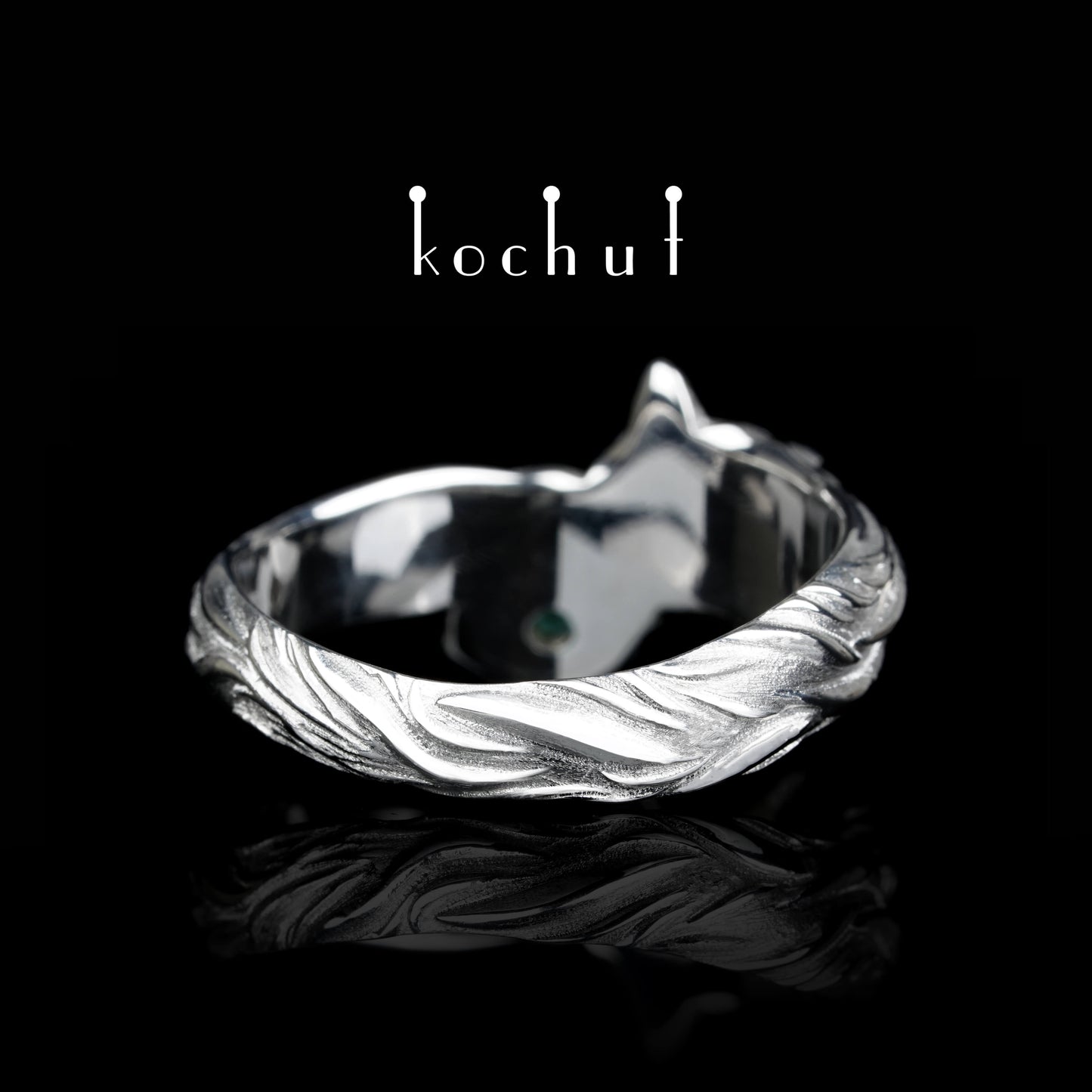 Kleiner Fuchs — Ring aus Silber mit Smaragd, beschichtet mit weißem Rhodium