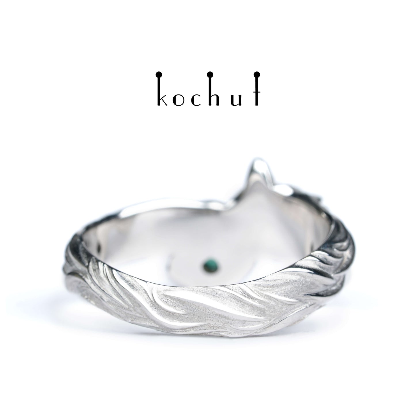 Kleiner Fuchs — Ring aus Silber mit Smaragd, beschichtet mit weißem Rhodium