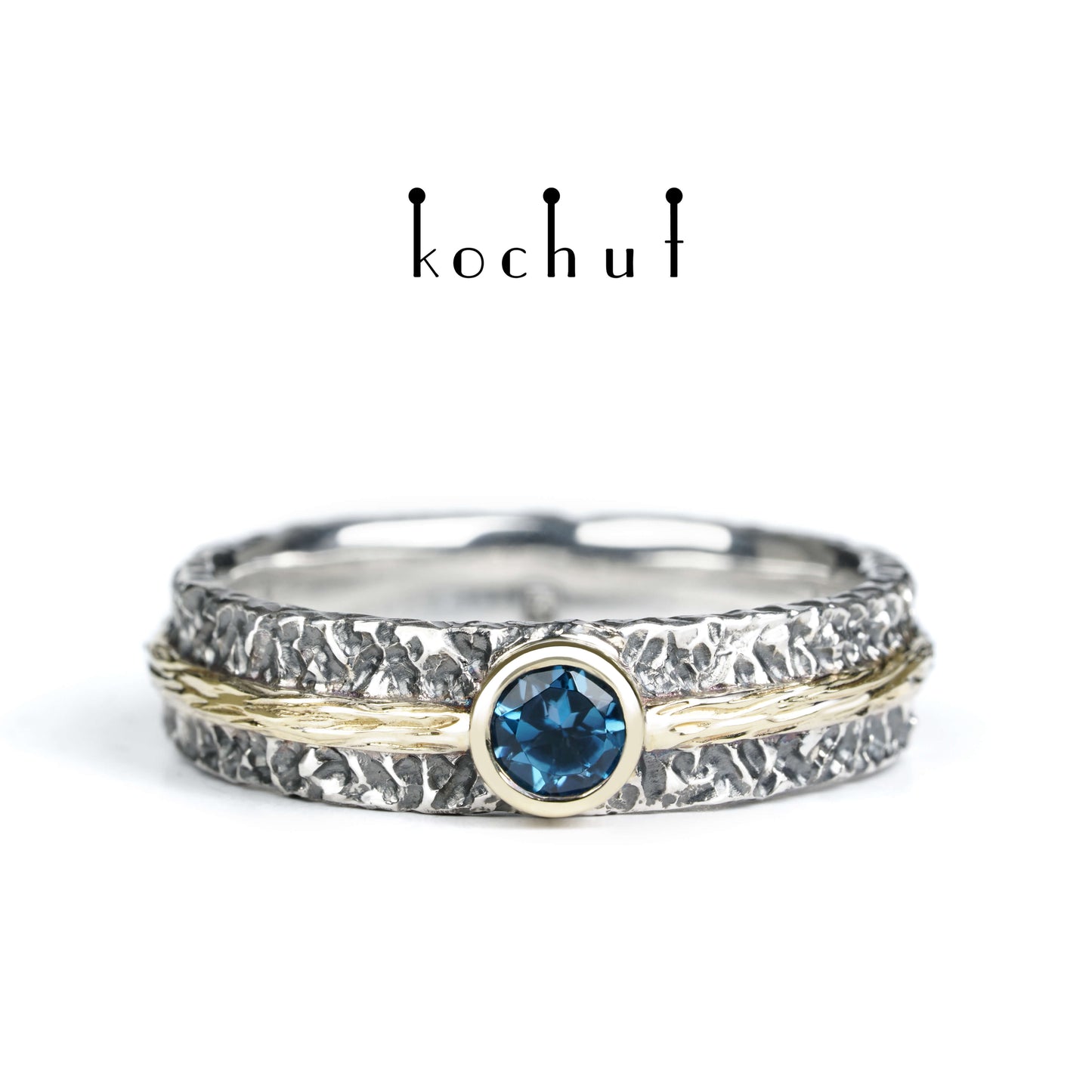 Citadel — Ehering aus oxidiertem Silber und Gelbgold mit London Blue Topas