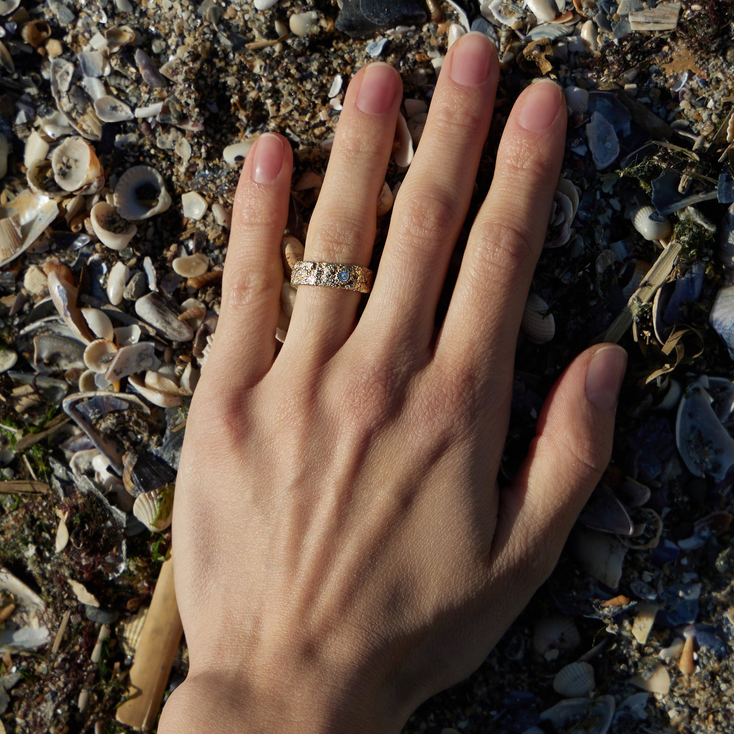 Leib und Seele mit dem Baum des Lebens — Weißgold-Ehering, weißgoldbeschichtet, und Diamant