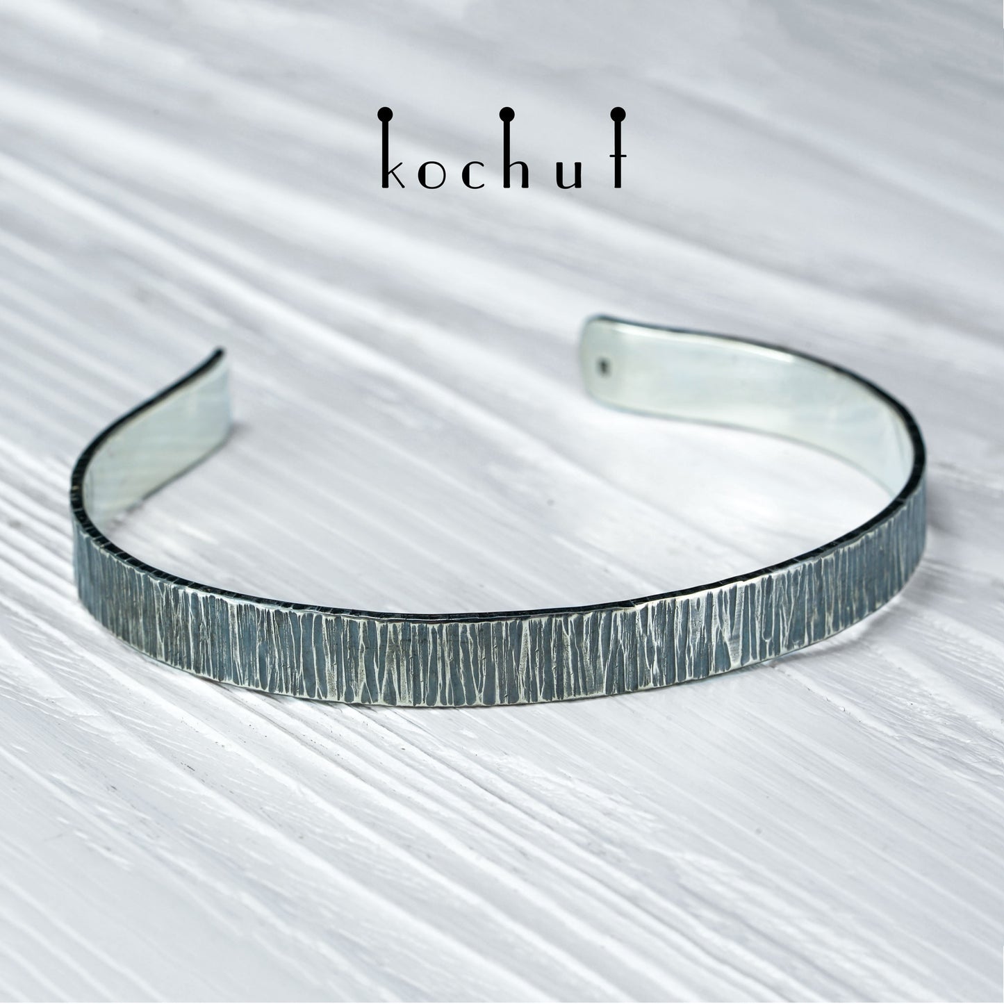 Bark — geschmiedetes Armband aus oxidiertem Silber