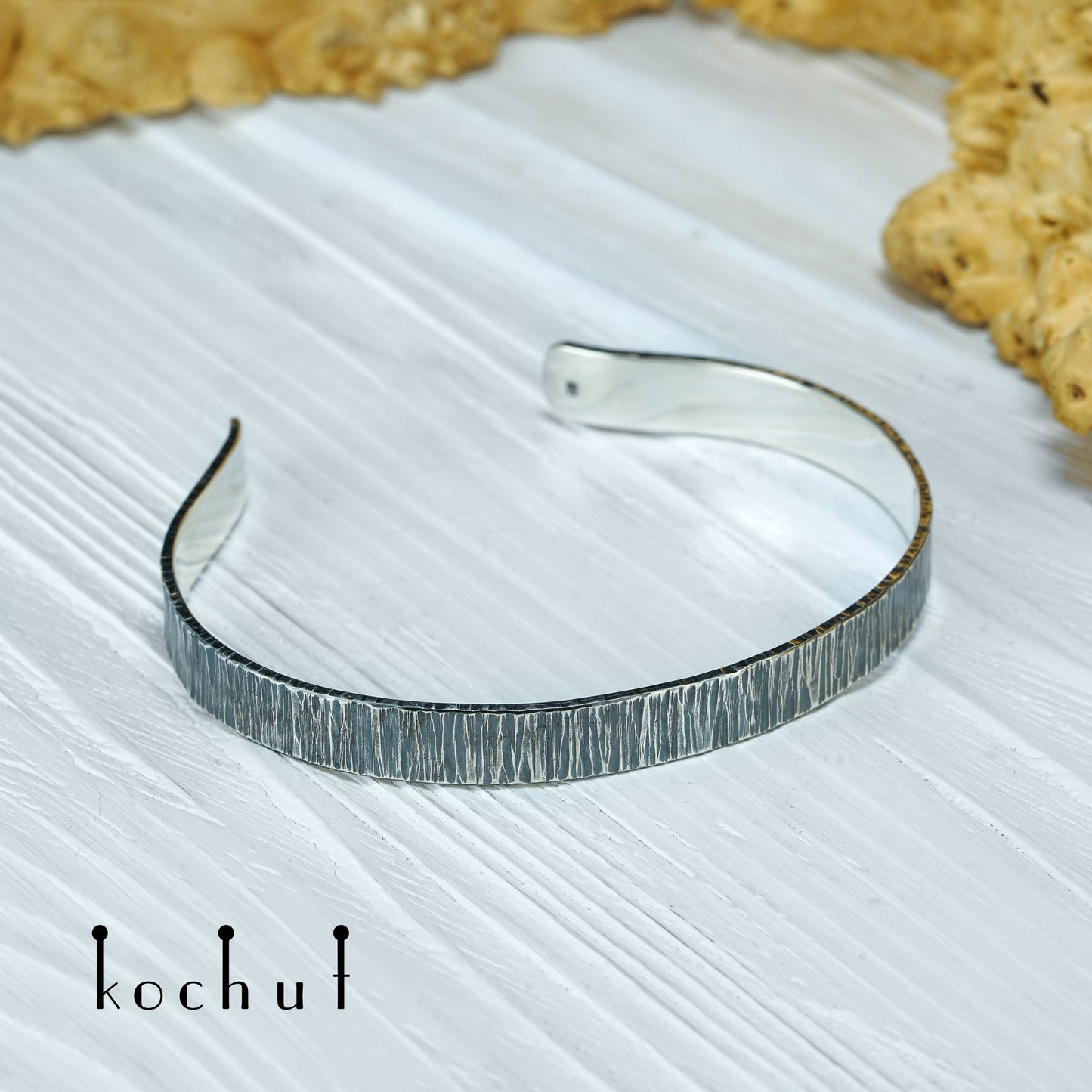 Bark — geschmiedetes Armband aus oxidiertem Silber