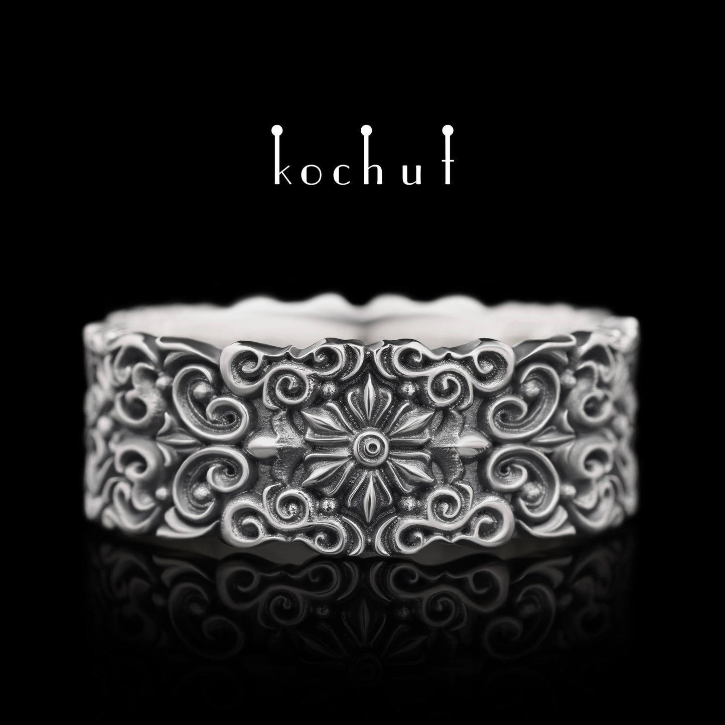 Notre-Dame — Ring aus oxidiertem Silber mit Granat