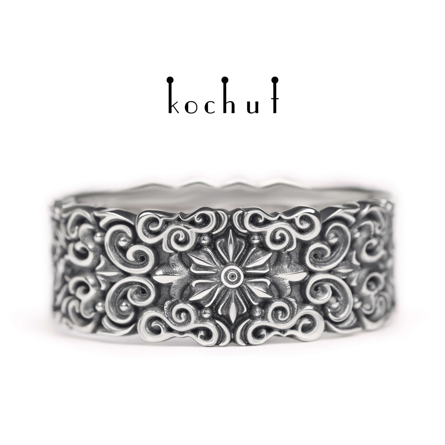 Notre-Dame — Ring aus oxidiertem Silber mit Granat