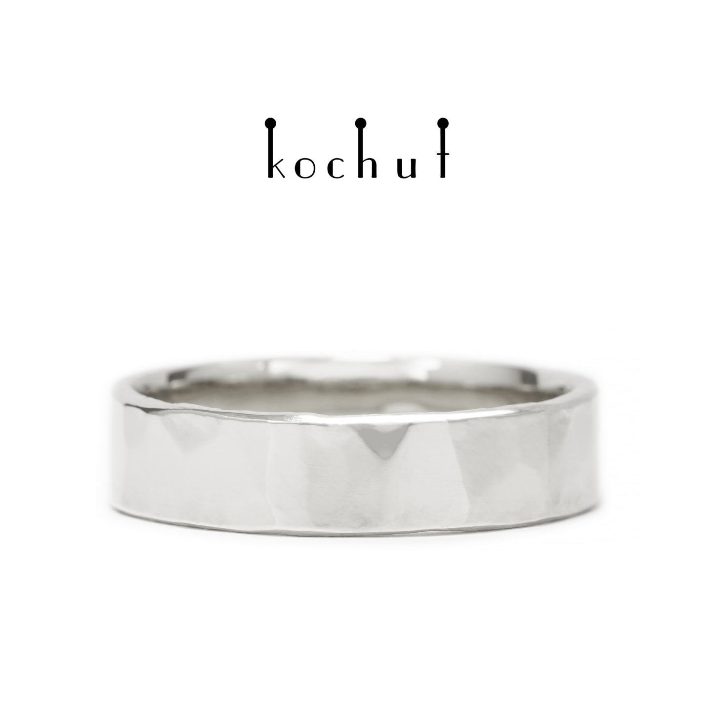 Licht: breit — silberner flacher Ehering mit weißem Rhodium