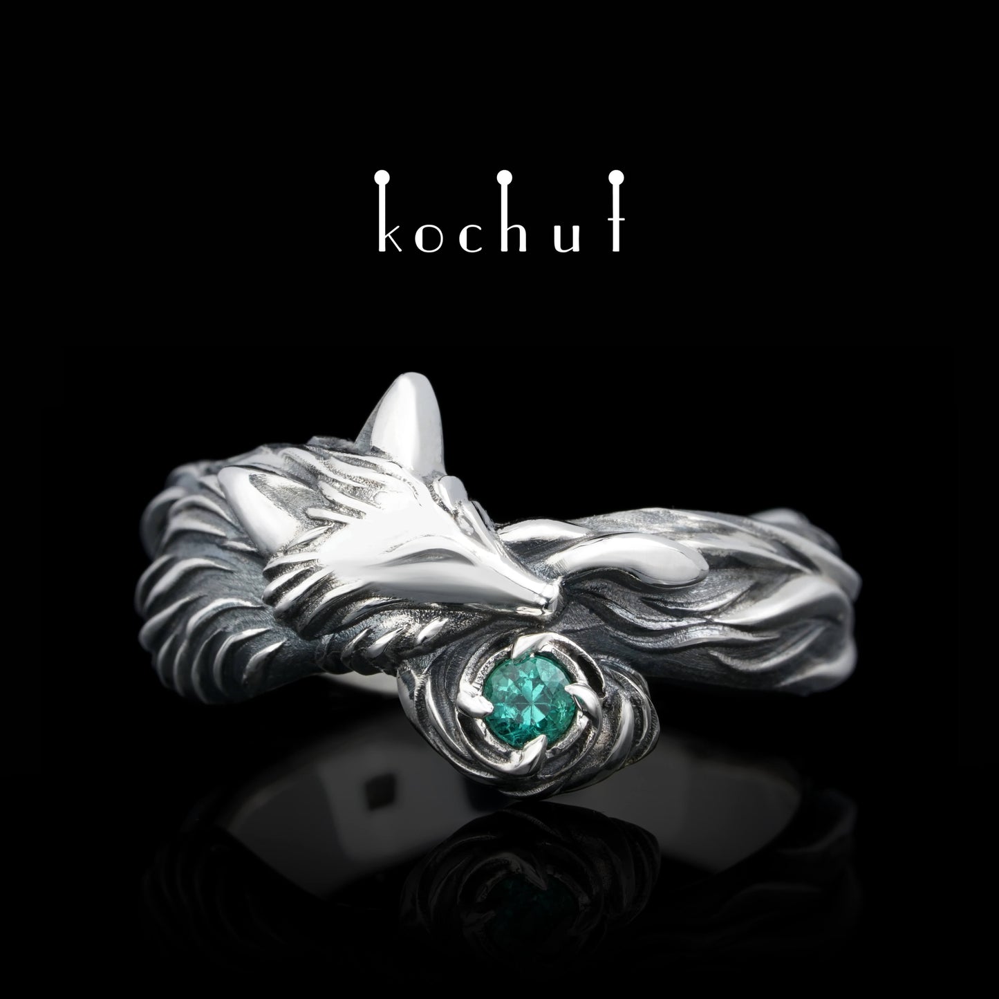 Kleiner Fuchs — Ring aus oxidiertem Silber mit Smaragd