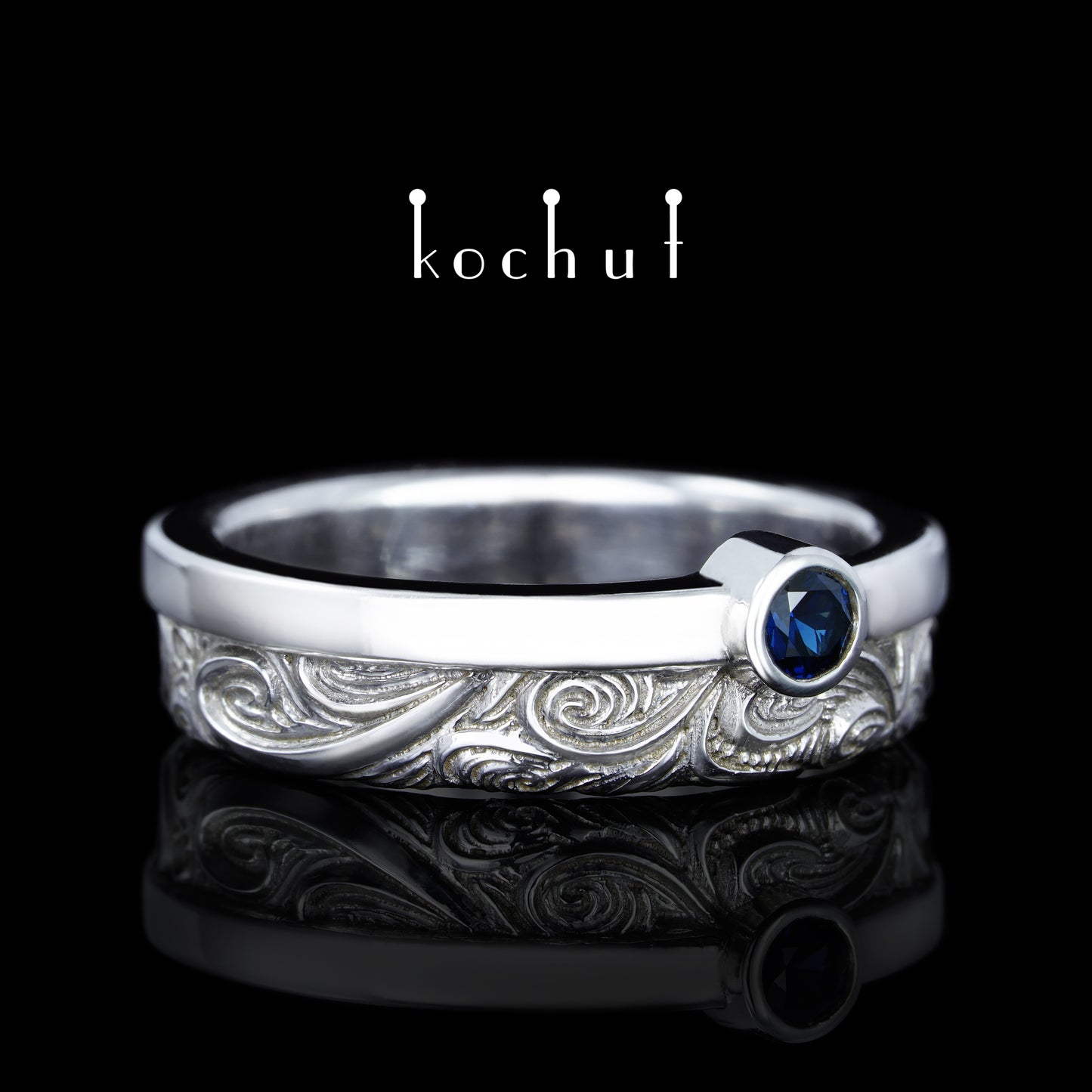 In Freude und Leid: Hälften — Silberhochzeitssilberring mit Saphir, überzogen mit weißem Rhodium