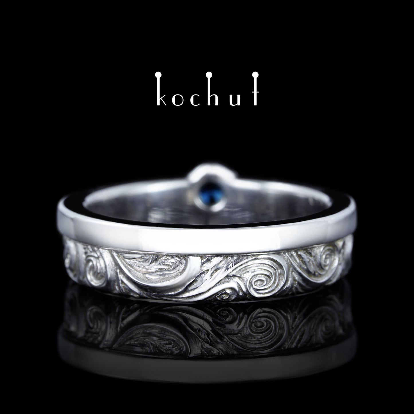 In Freude und Leid: Hälften — Silberhochzeitssilberring mit Saphir, überzogen mit weißem Rhodium