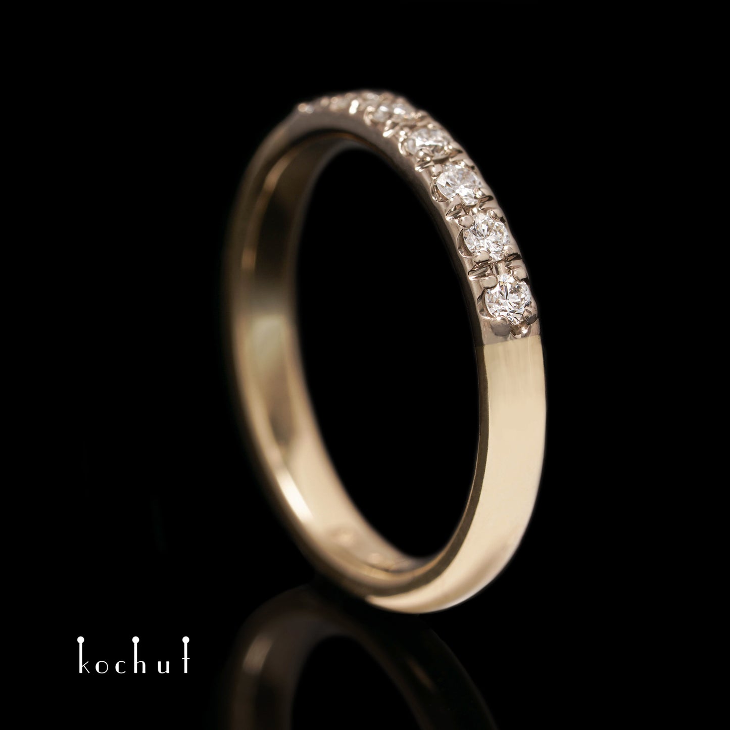 Subtile Unterton — Verlobungsring aus Gelbgold, Palladiumgold und mit Diamanten