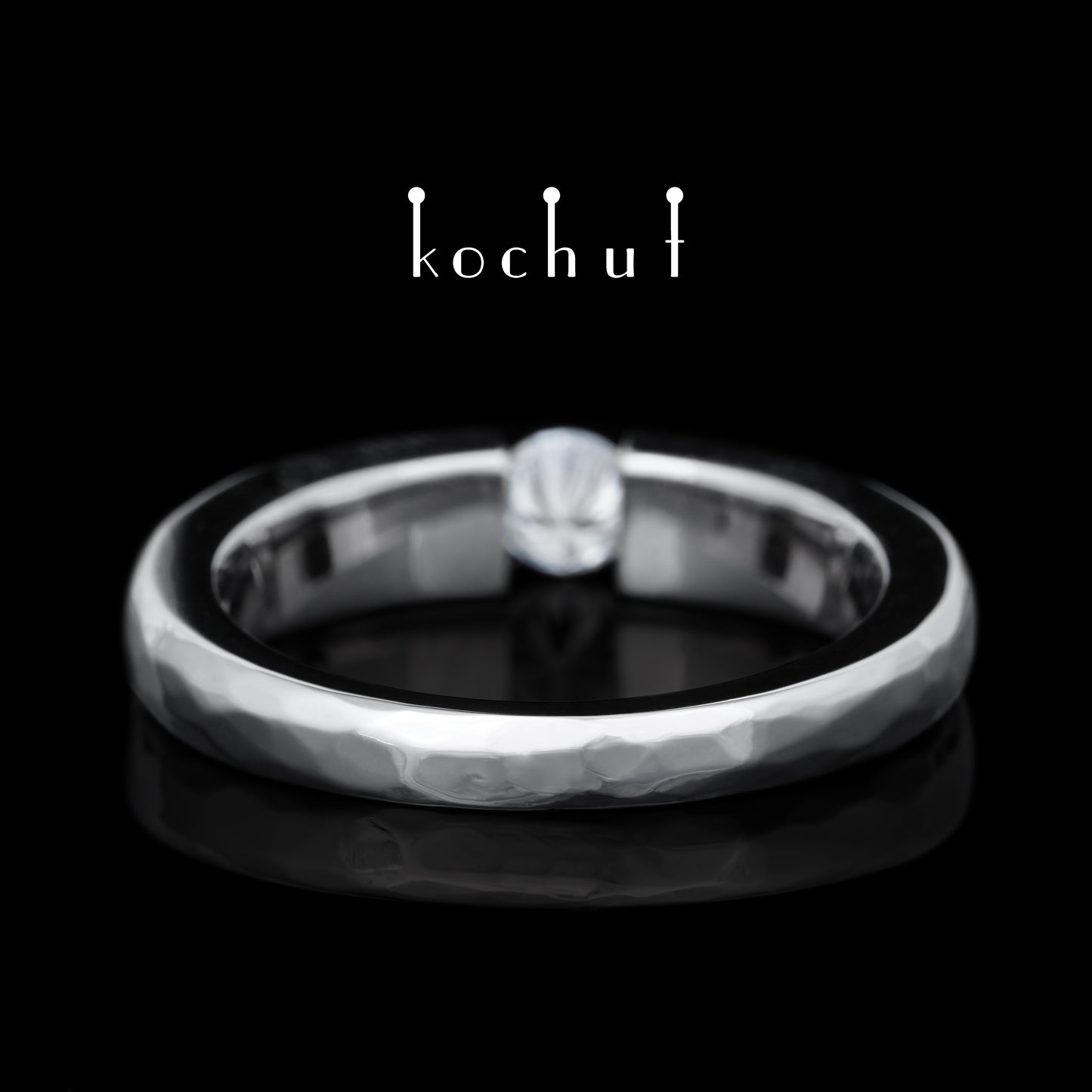 Illusion — Verlobungsring aus Weißgold mit Diamant, beschichtet mit weißem Rhodium