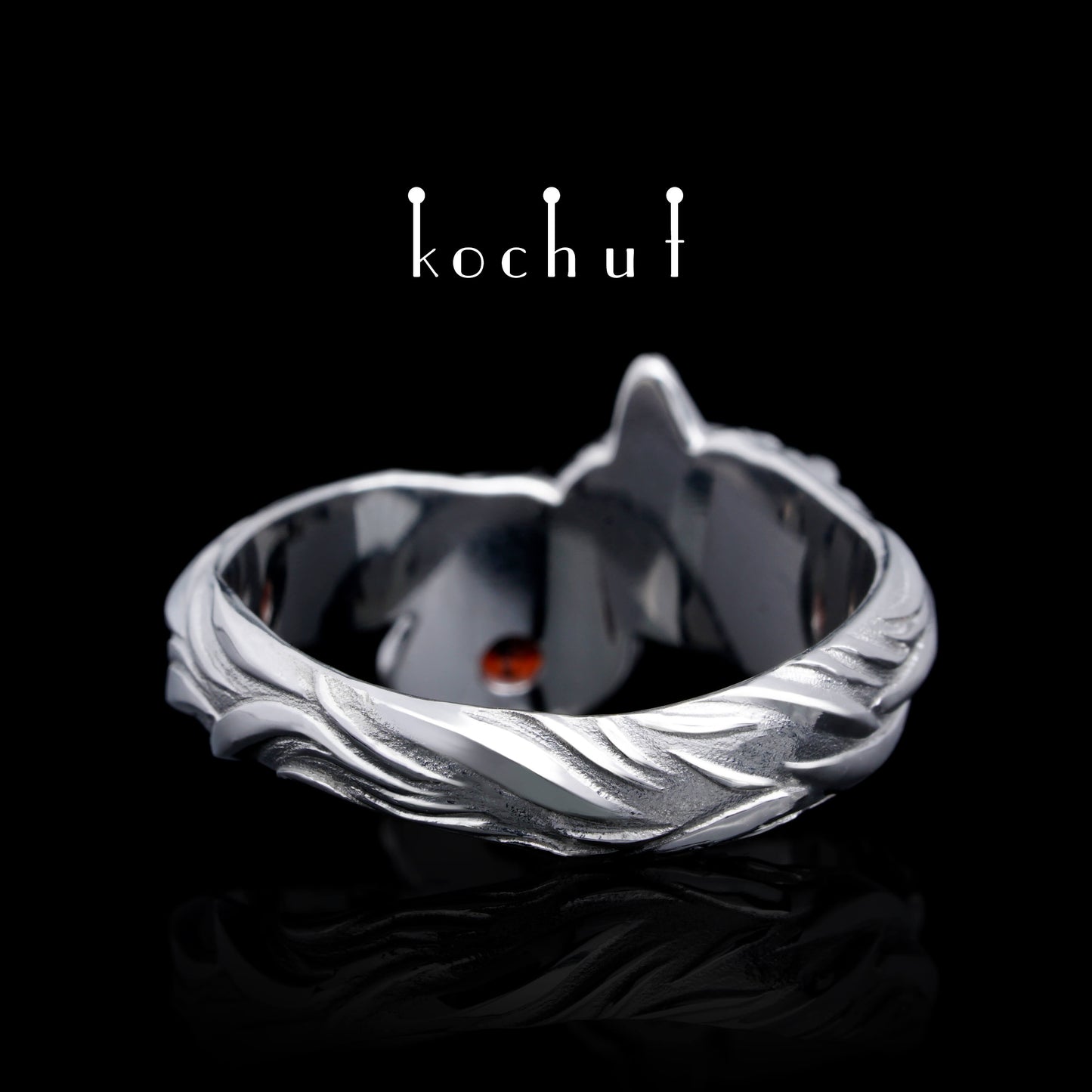 Kleiner Fuchs — Ring aus Silber mit Granat, beschichtet mit weißem Rhodium