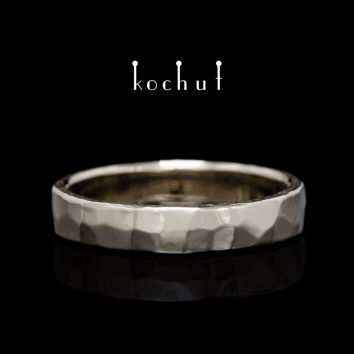 Licht: schmal — flach geformter Ehering aus Palladium-Gold