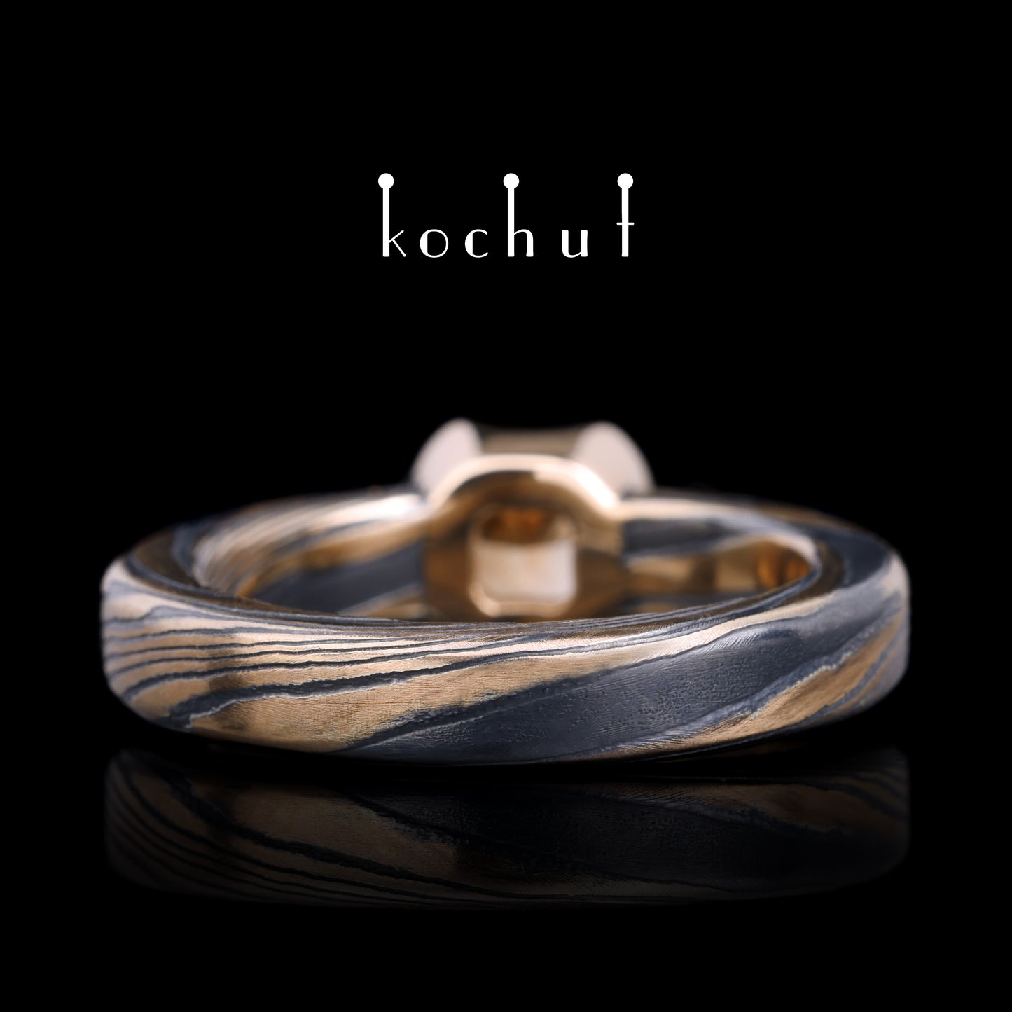 Jugen — Mokume-Ring aus Rotgold und graviertem, oxidiertem Silber mit Diamant, beschichtet mit Oxidation