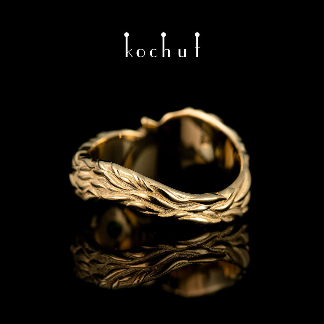 Kätzchen — Ring aus Gelbgold mit Smaragd
