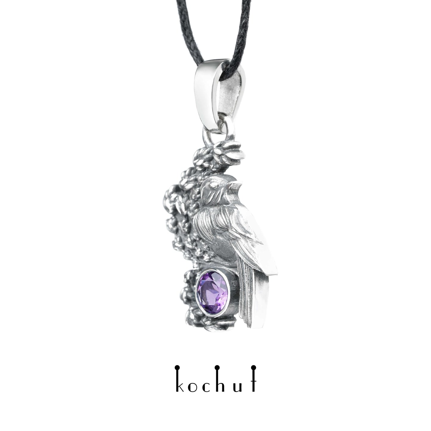 Vogel auf einem Lavendelzweig — Anhänger aus oxidiertem Silber mit Amethyst