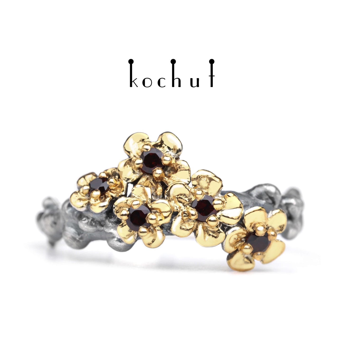 Florale Tiara — Ring aus oxidiertem Silber mit Granaten und Vergoldung