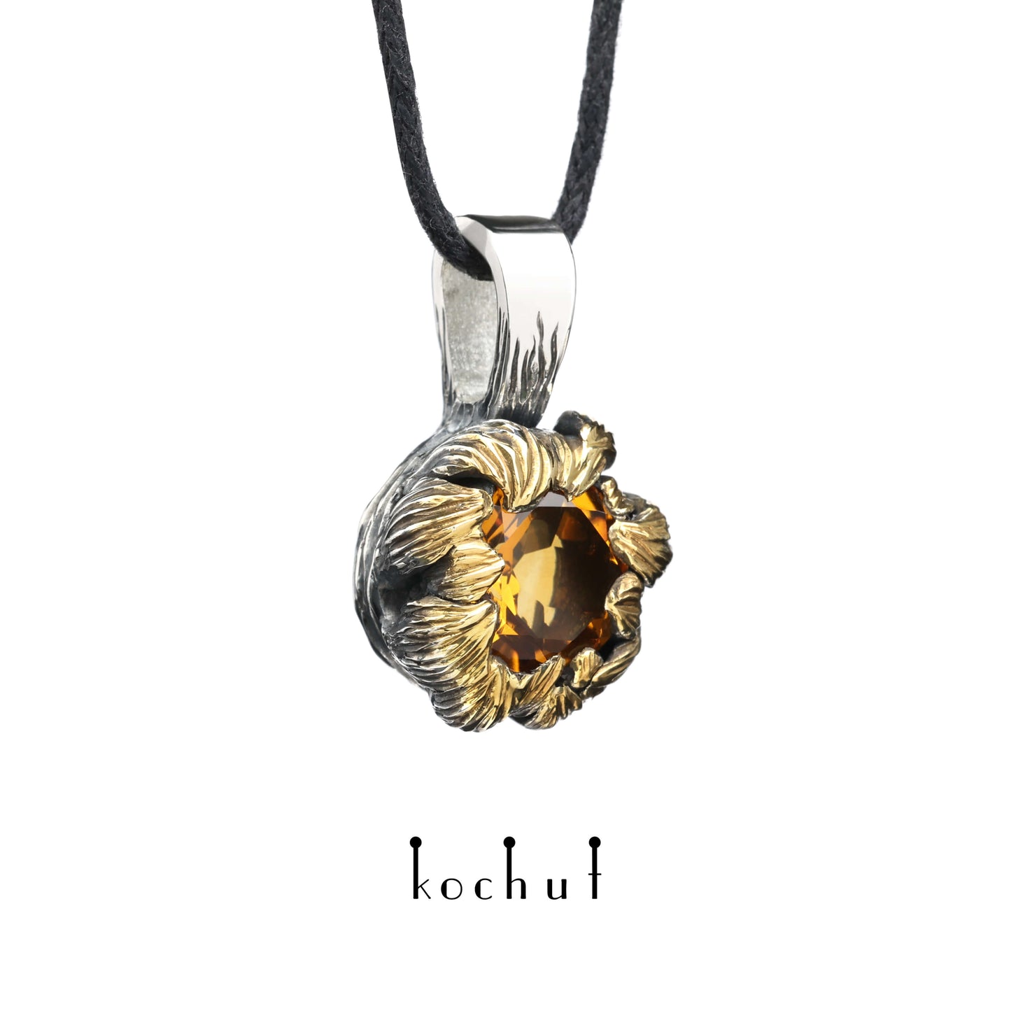 Pfingstrose — Anhänger aus oxidiertem Silber mit Citrin und Vergoldung