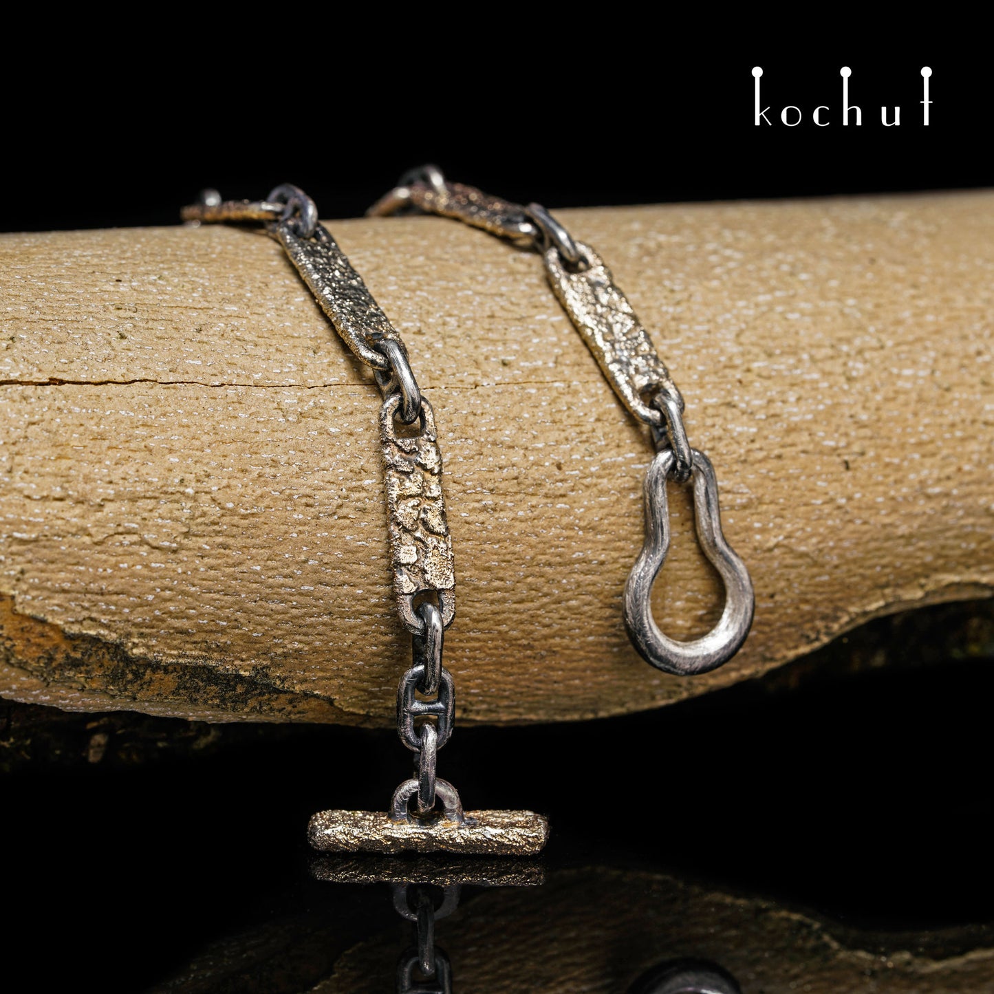 Leib und Seele — Armband aus oxidiertem Silber und gelbem Gold gefertigt