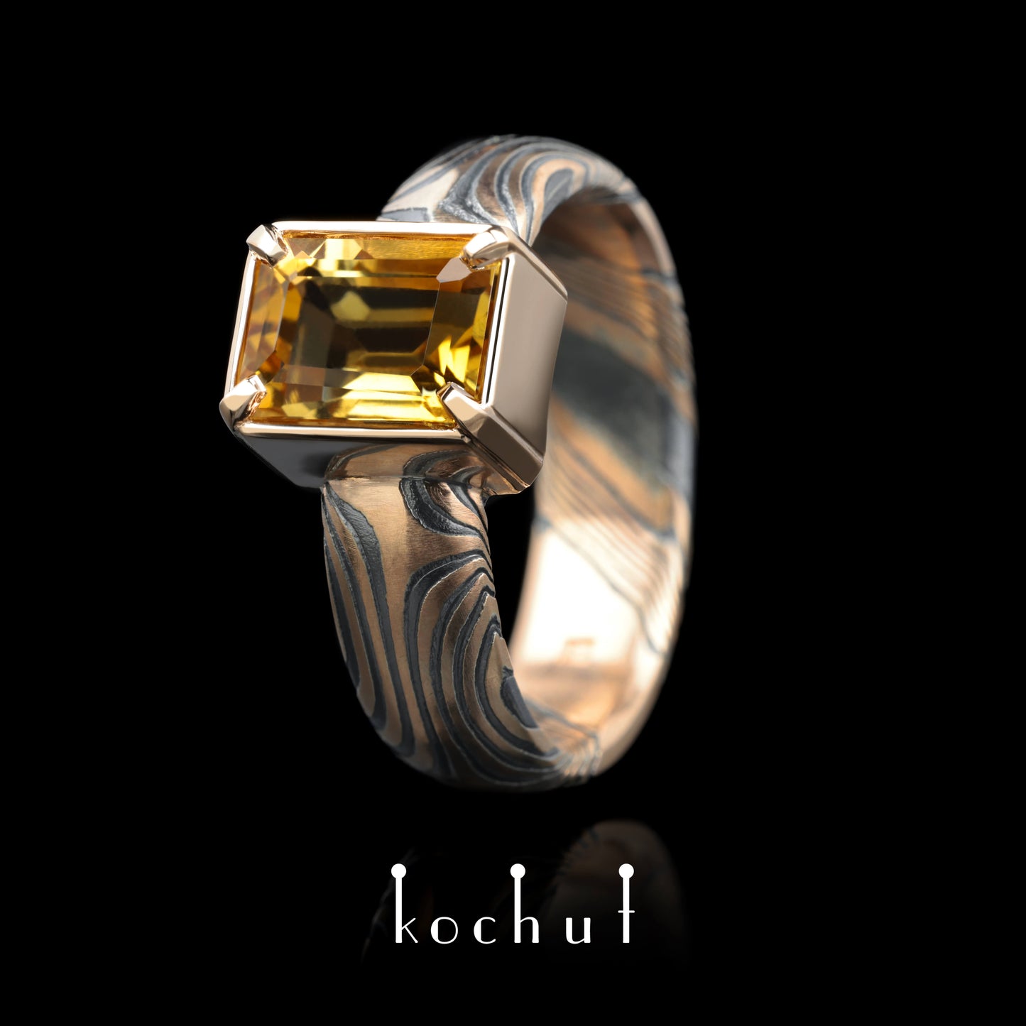 Wertvoller Astrolabium — Mokume-Ring aus oxidiertem, geätztem Silber und Rotgold mit einem Citrin