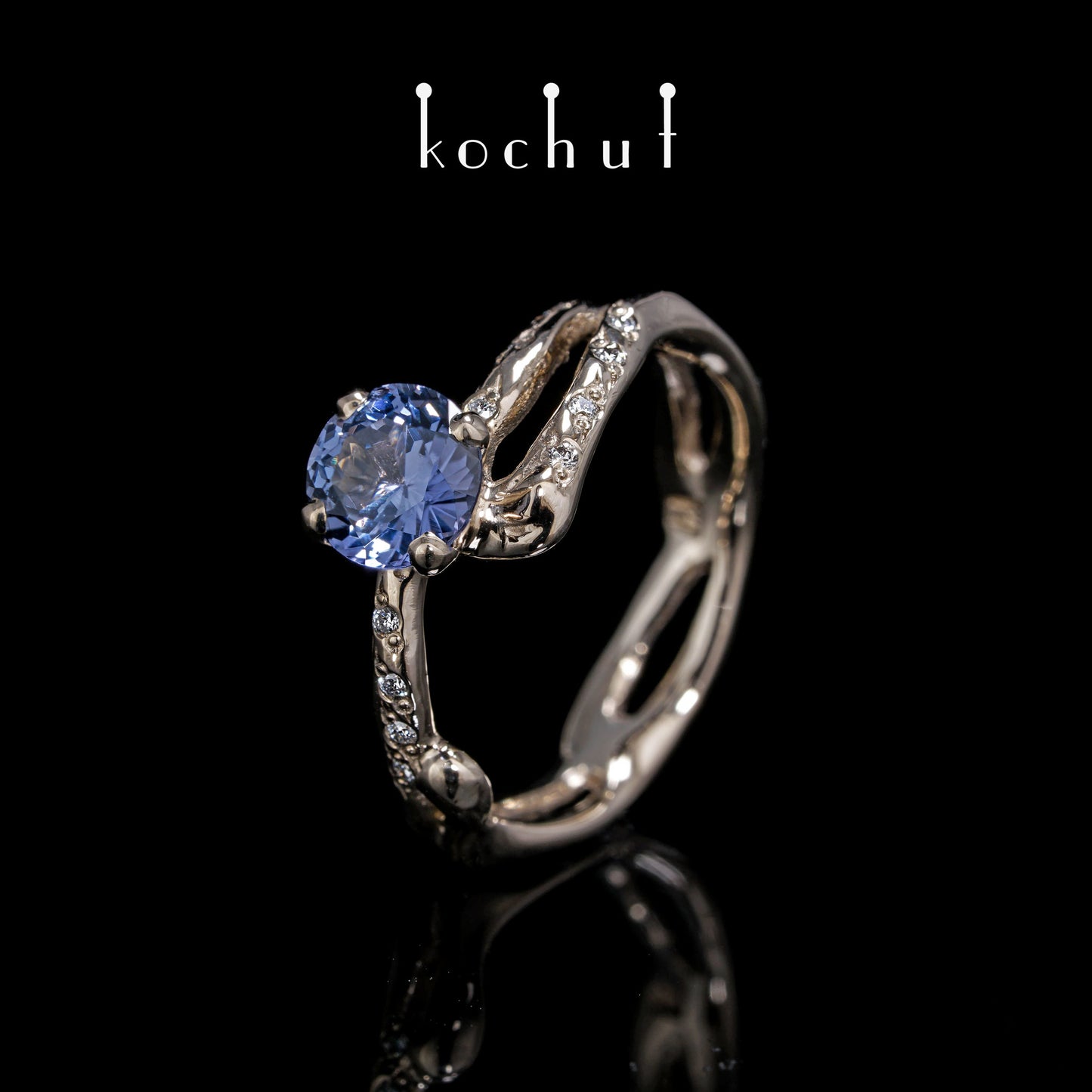 Mermaid — Verlobungsring aus Palladium-Gold mit Spinell und Diamanten