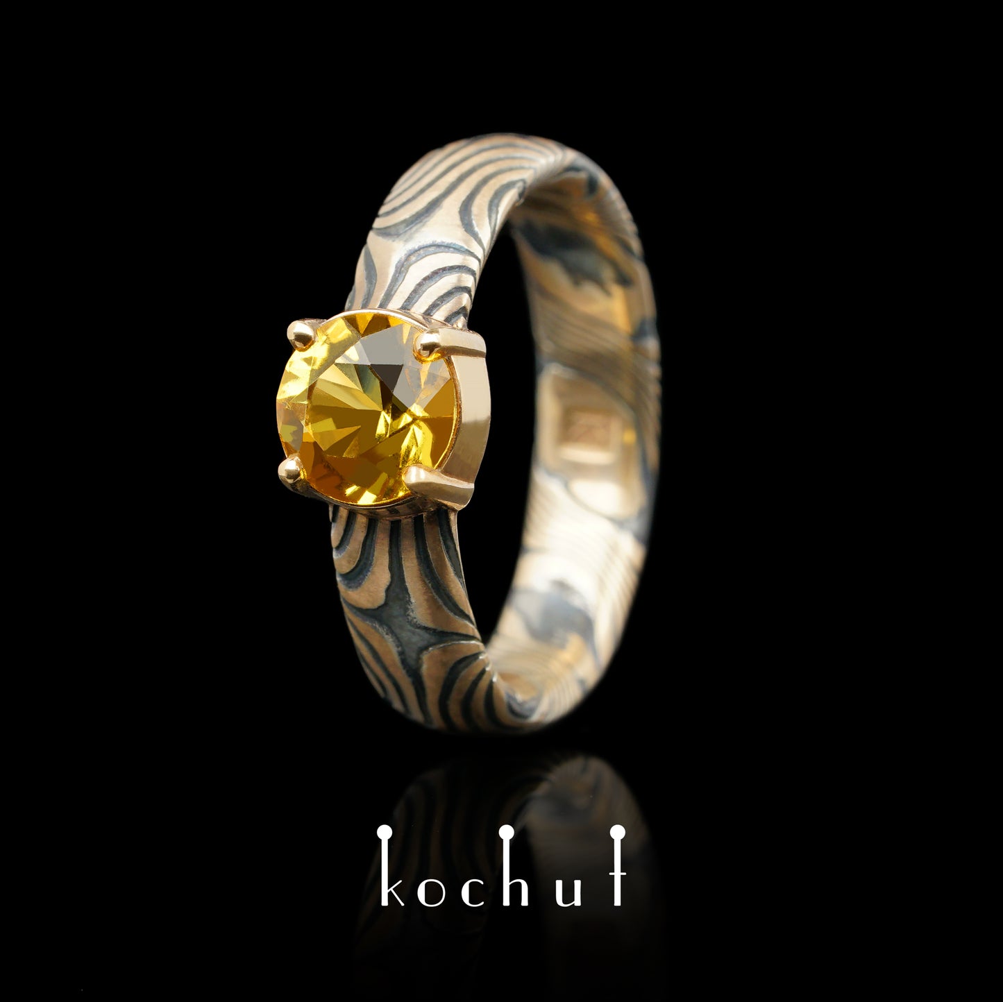 Orion — Mokume-Ring aus Rotgold, graviertem und oxidiertem Silber mit Citrin
