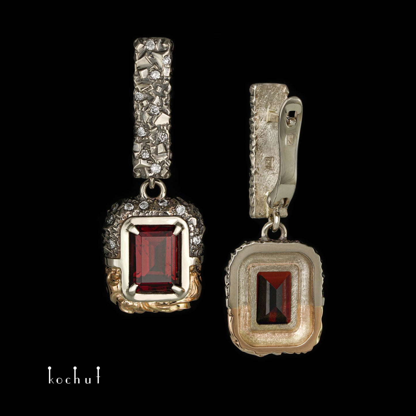Geheimnisse des Universums — goldene Ohrringe mit Granaten und Diamanten