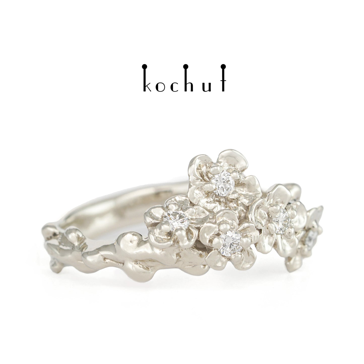 Florale Tiara — Ring aus Weißgold mit Diamanten