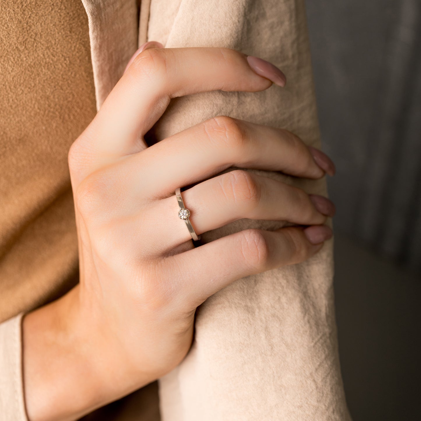 Höhepunkte der Liebe — Verlobungsring aus Palladium-Gold mit Diamant