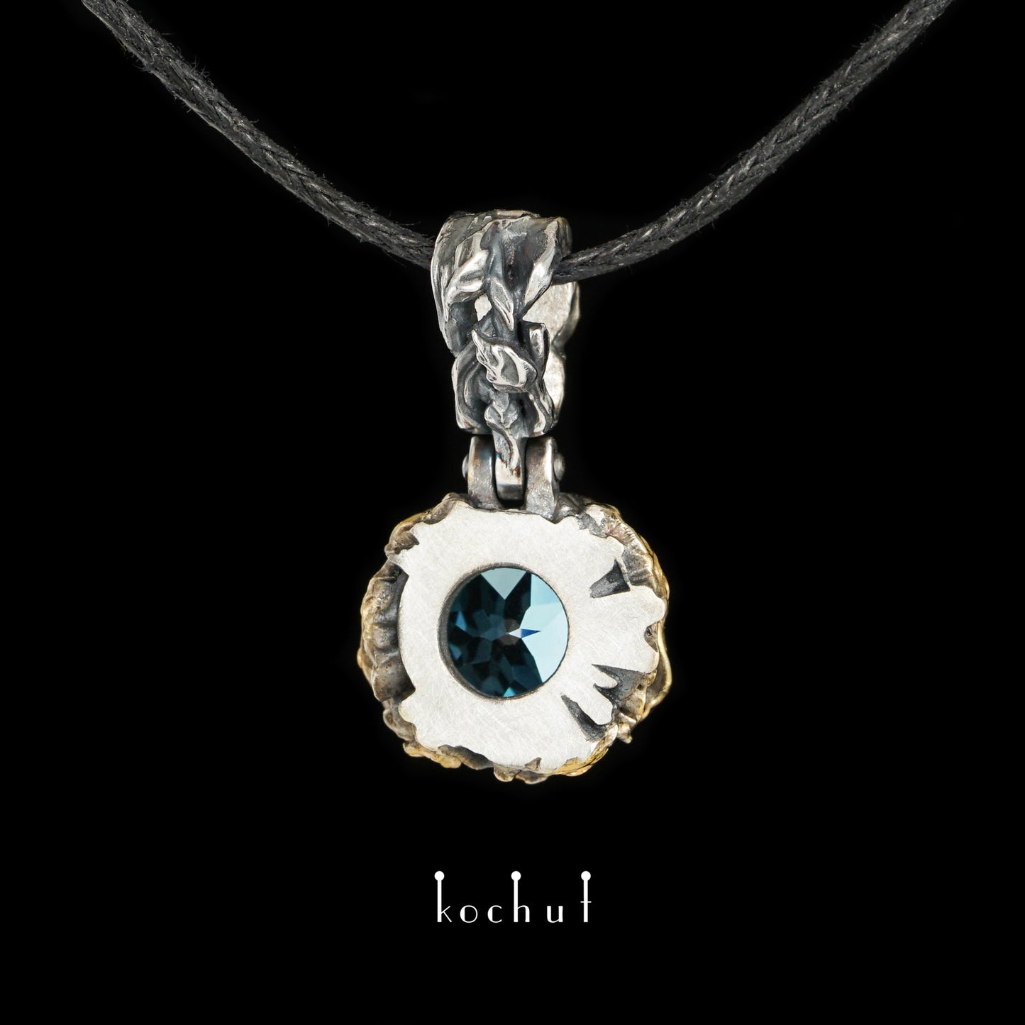 Sonniger Wald — Anhänger aus oxidiertem Silber mit Topas und Vergoldung