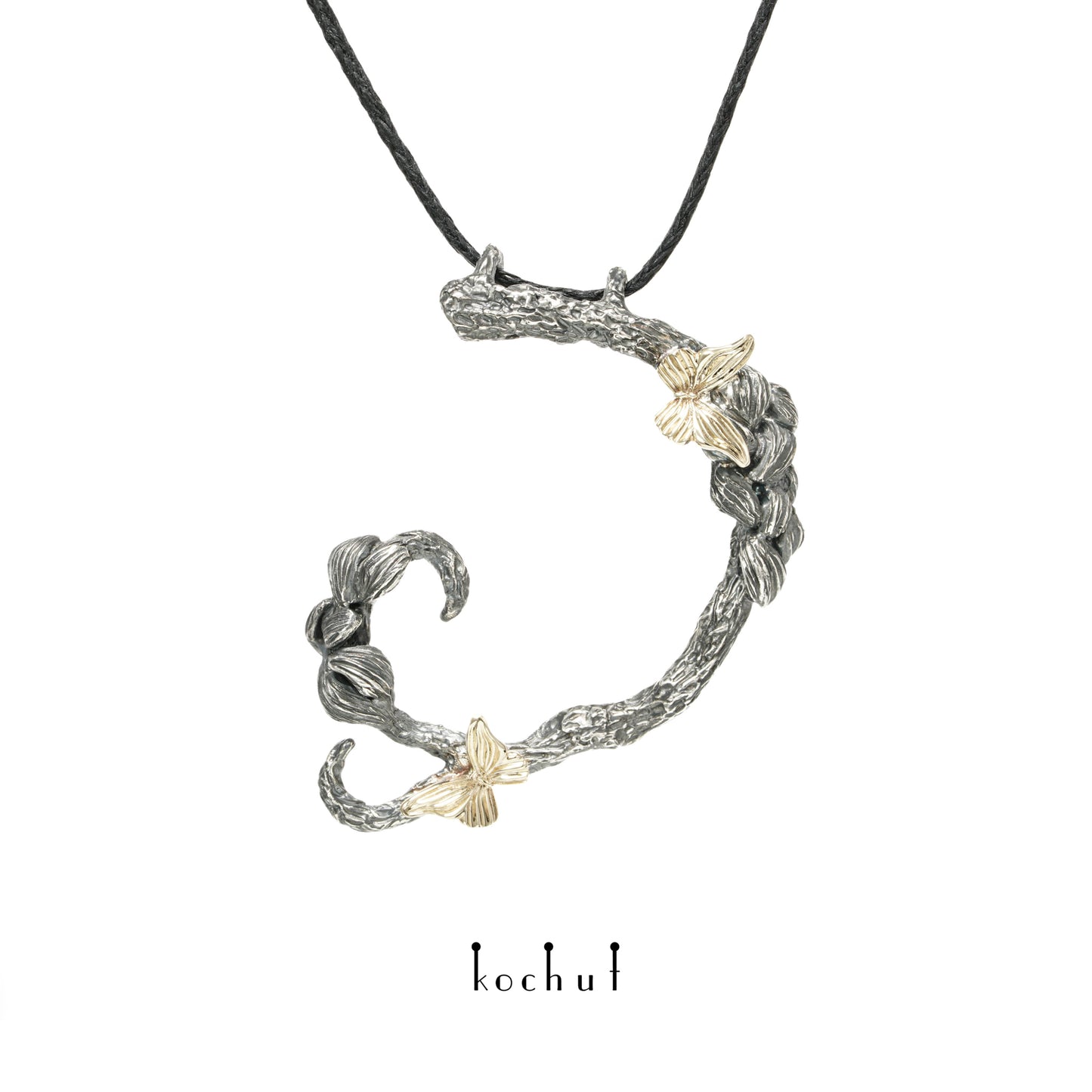 Schmetterling des Lichts — Anhänger aus oxidiertem Silber und Gelbgold