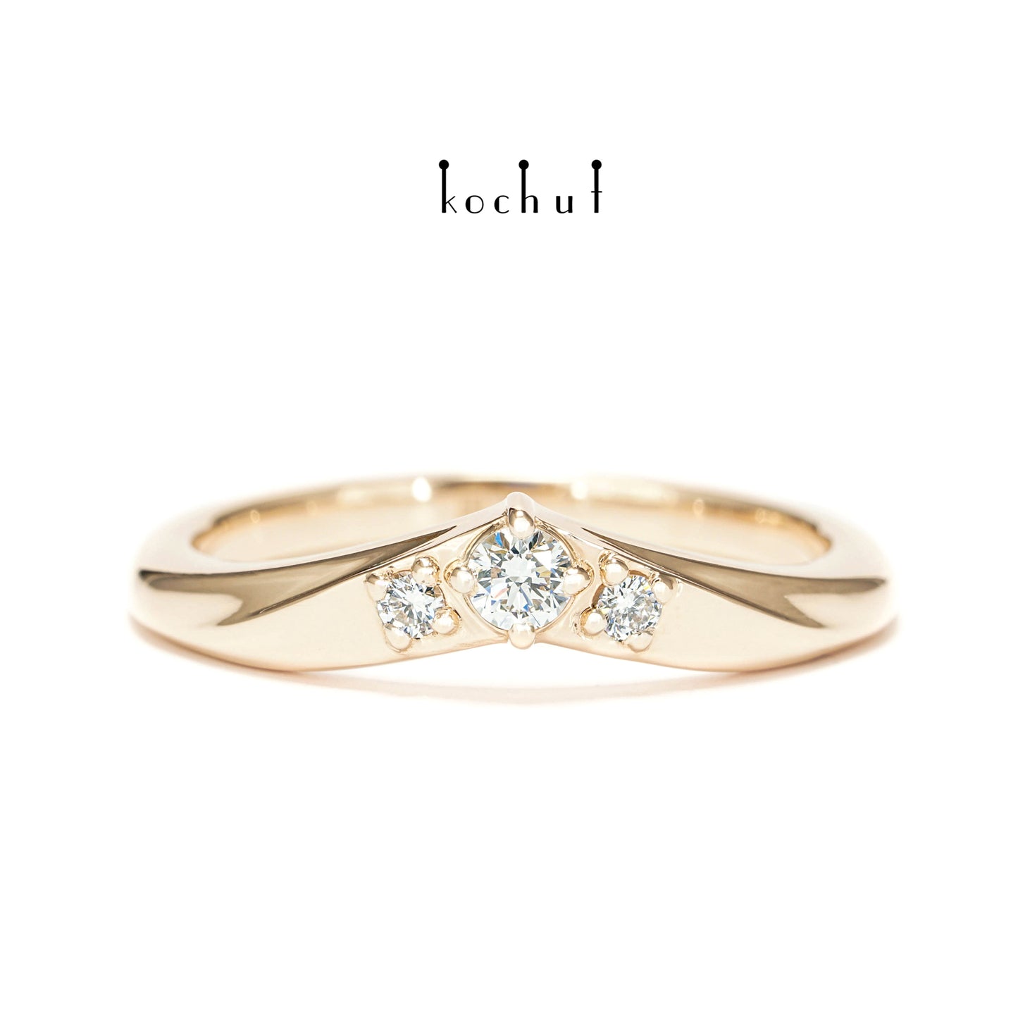 Meine Dame — Rotgoldring mit Diamanten
