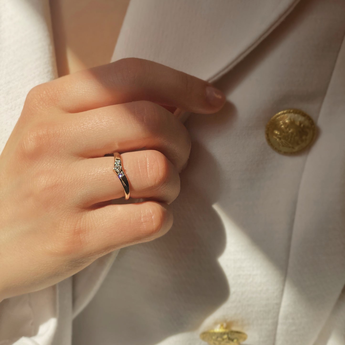 Meine Dame — Rotgoldring mit Diamanten