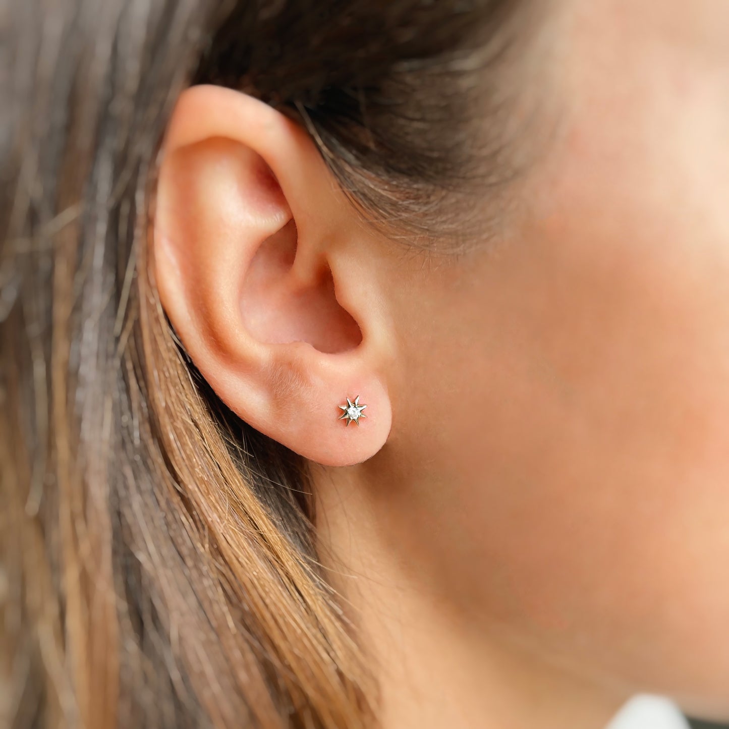 Sterne — Ohrstecker aus Weißgold mit Diamanten