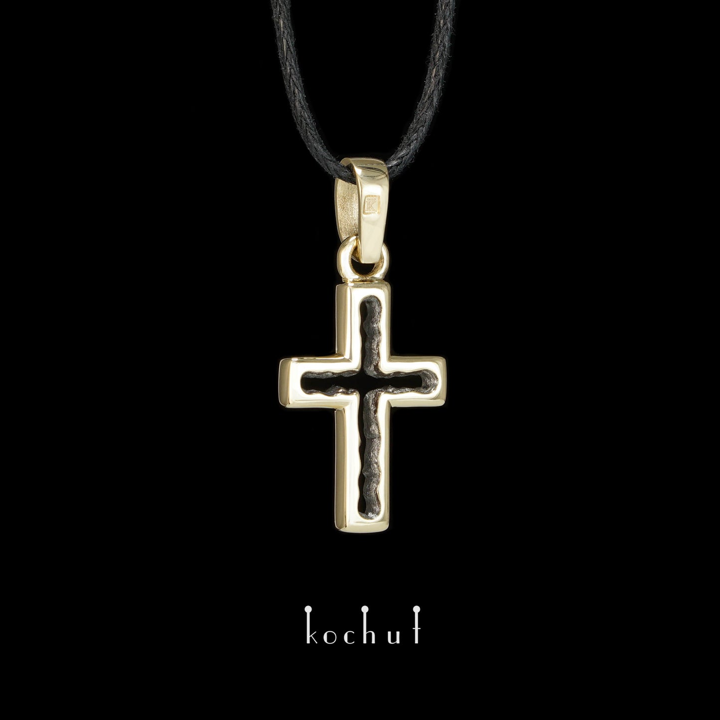 Wissensraum — Gelbgoldkreuz mit schwarzem Rhodium beschichtet