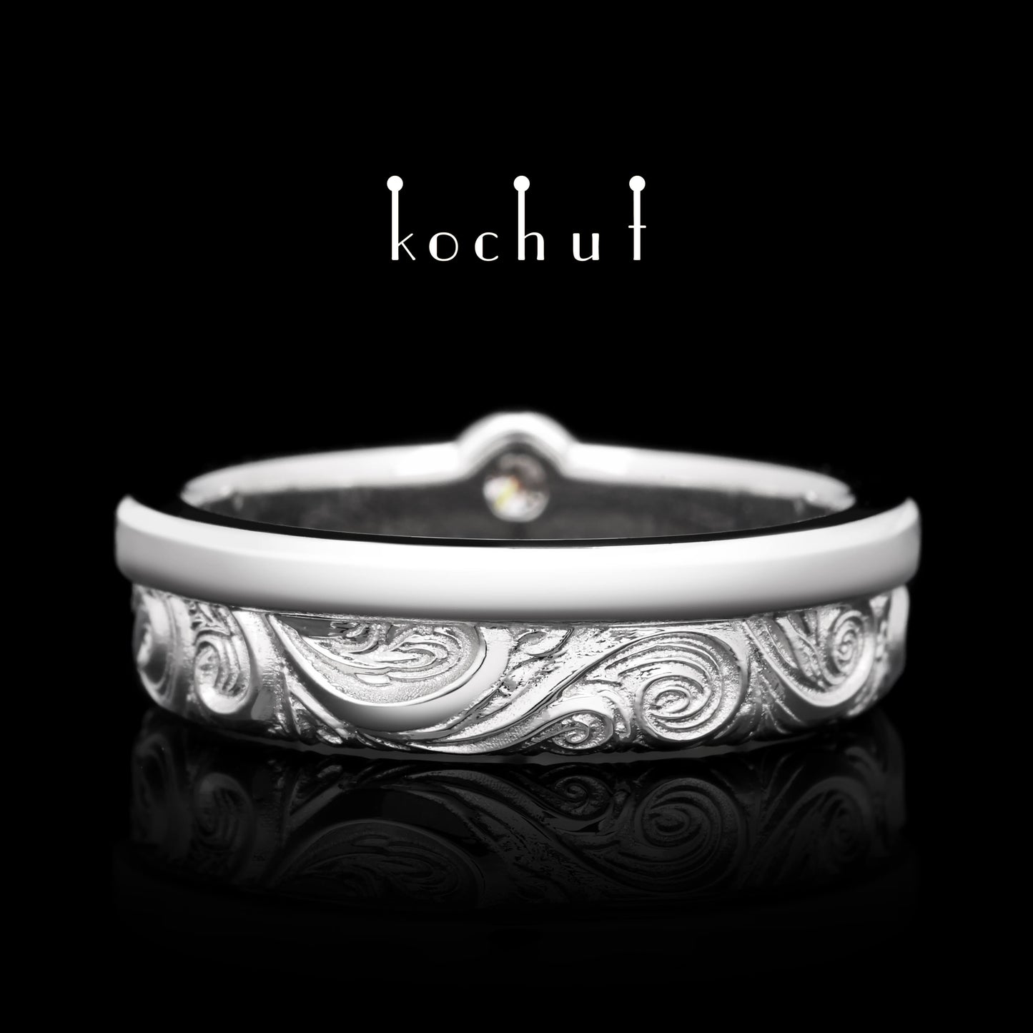 In Freude und Leid: Halbe — Platin-Ehering mit Diamant