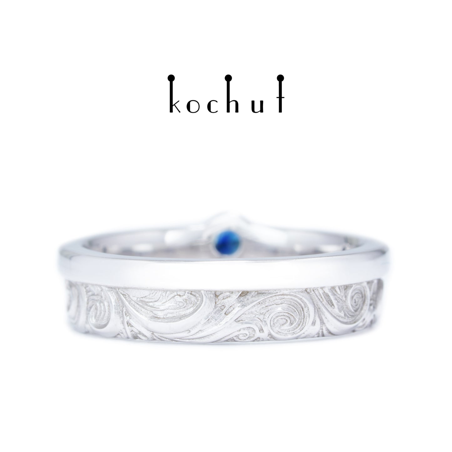 In Freude und Leid: Hälften — Ehering aus Weißgold mit Saphir-Einsatz, beschichtet mit weißem Rhodium