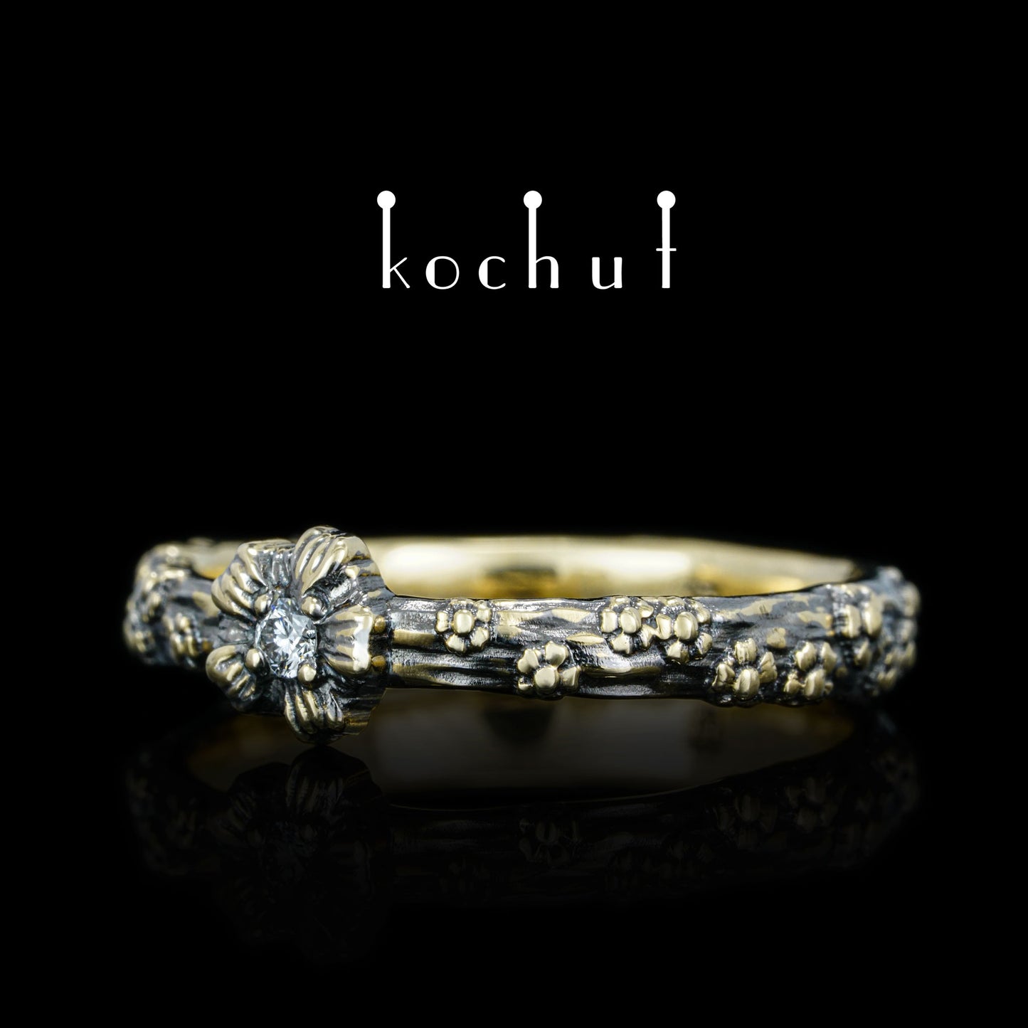 Vergissmeinnicht — Ring aus Gelbgold mit Diamant, beschichtet mit schwarzem Rhodium