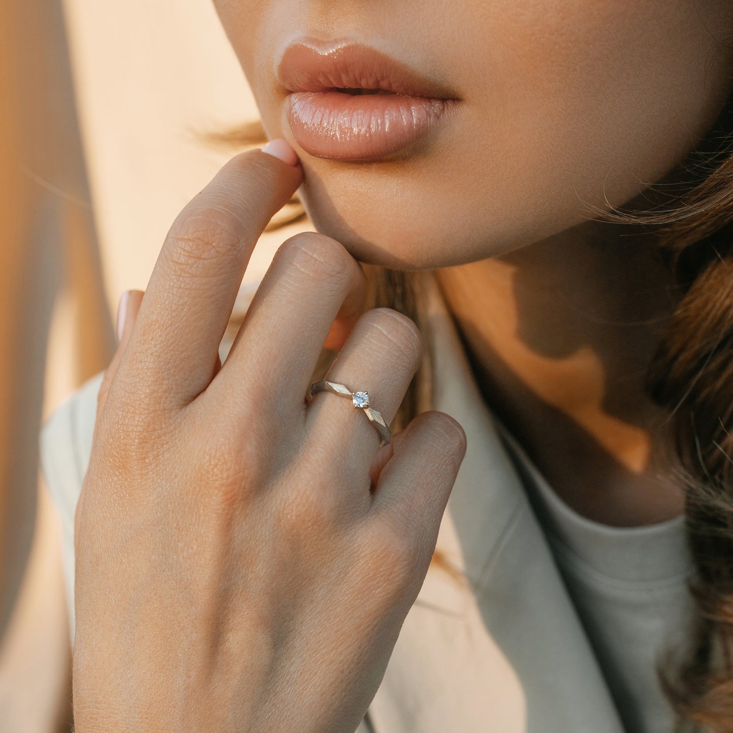 Meine Königin — Verlobungsring aus Weißgold mit Diamanten