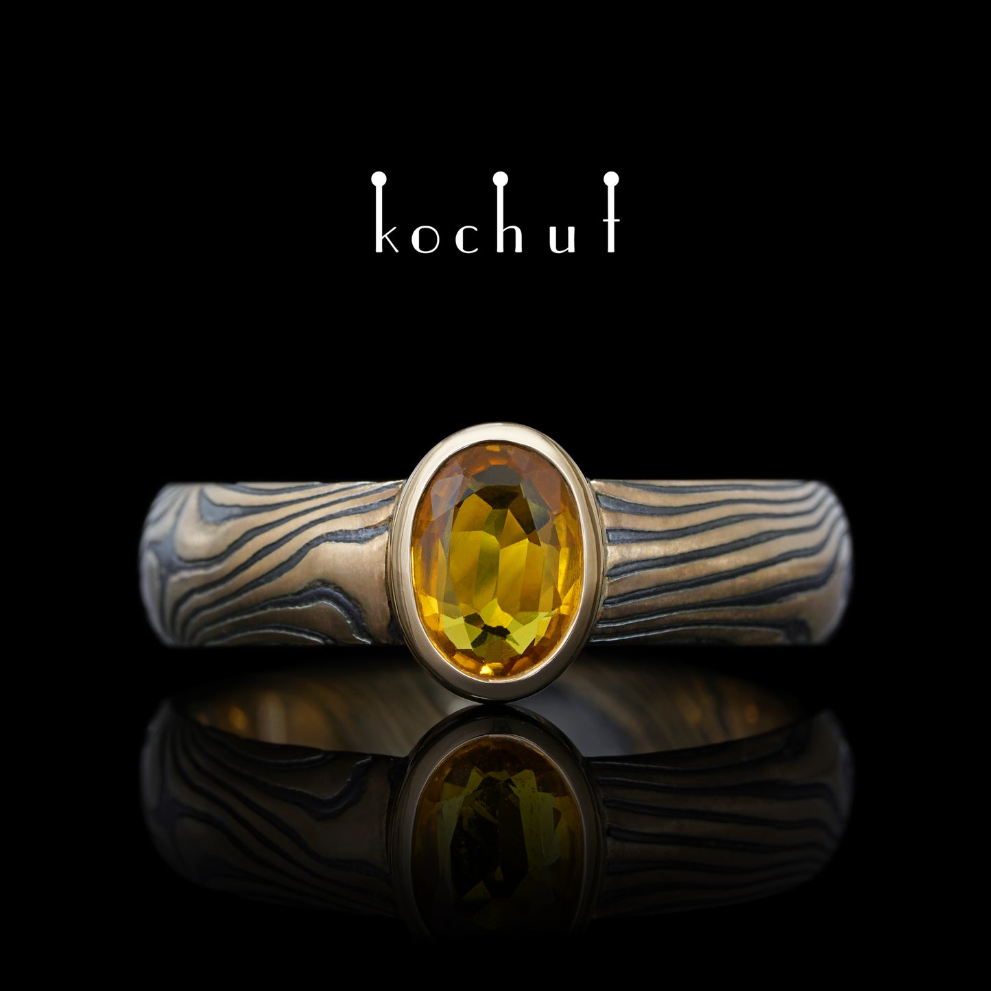 Sophora-Nektar — Mokume-Ring aus Rotgold mit graviertem und oxidiertem Silber sowie gelbem Saphir