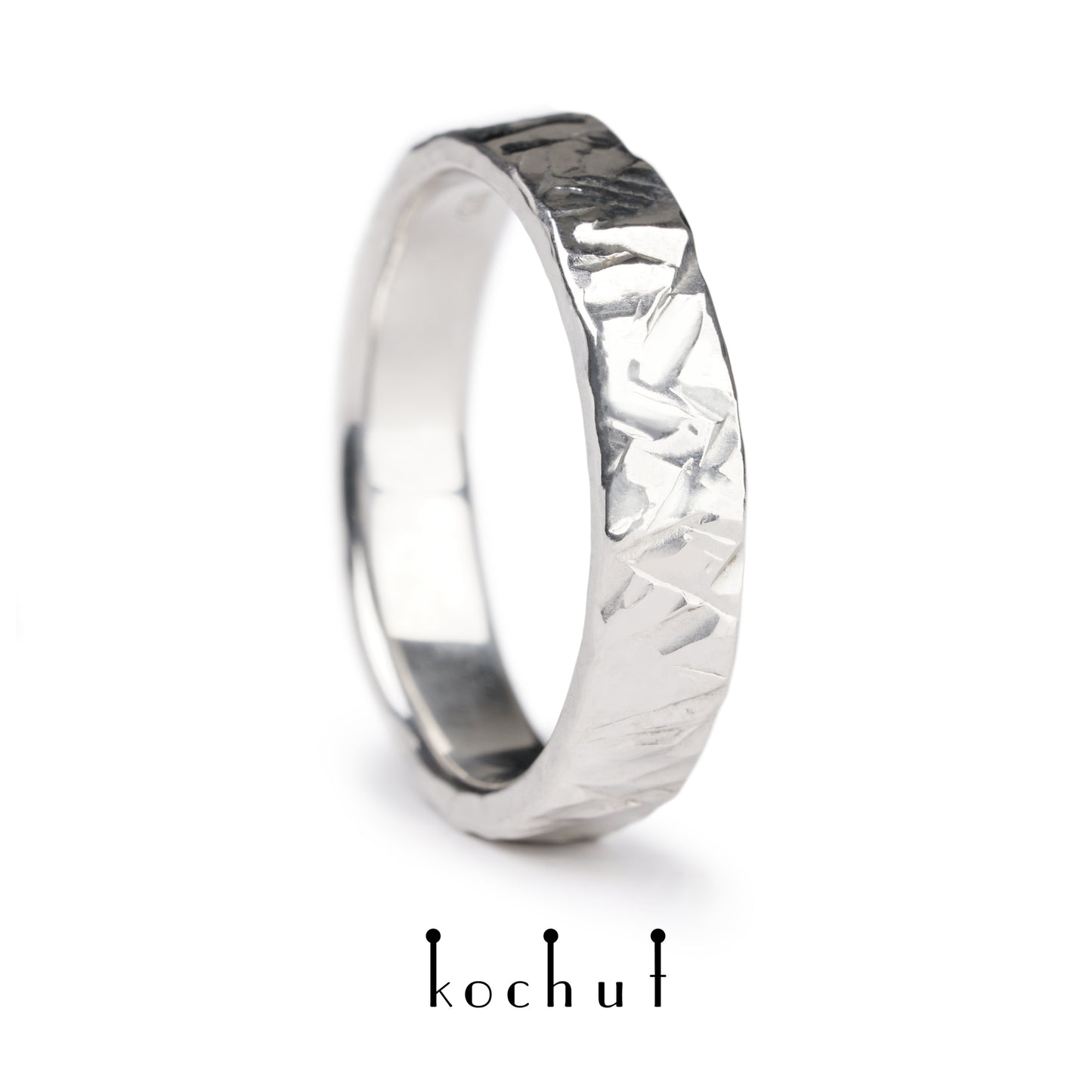 Storm — geschmiedeter Ehering aus Silber und mit weißem Rhodium überzogen