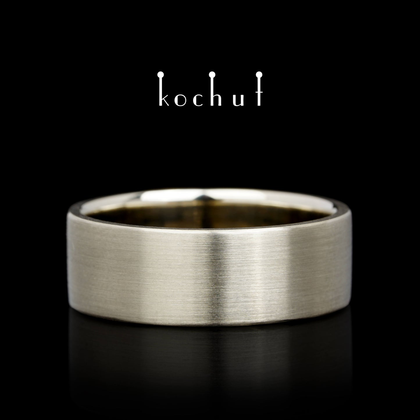 Lebensbaum: Halbe — Ehering aus Weißgold, überzogen mit schwarzem Rhodium