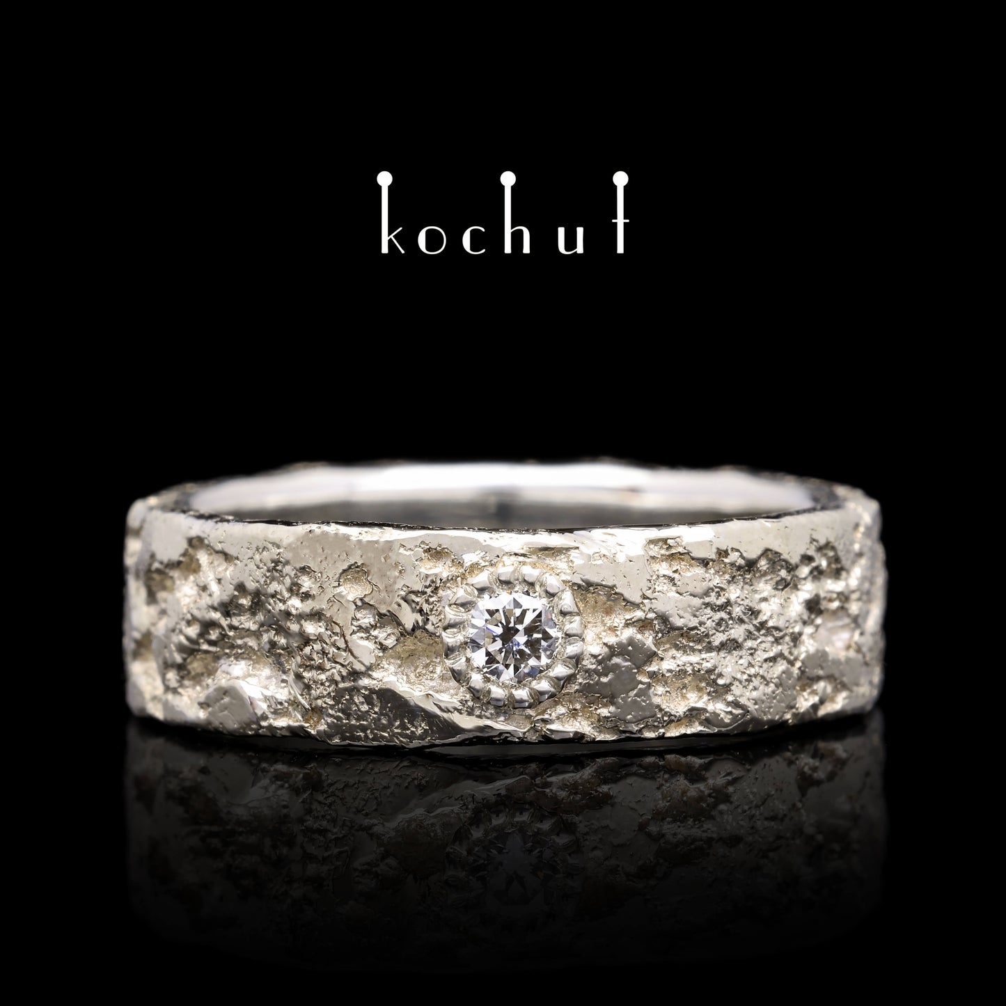 Leib und Seele mit Schmiedekunst Licht — Silberhochzeitssilberring mit Weißgoldbeschichtung und Diamant