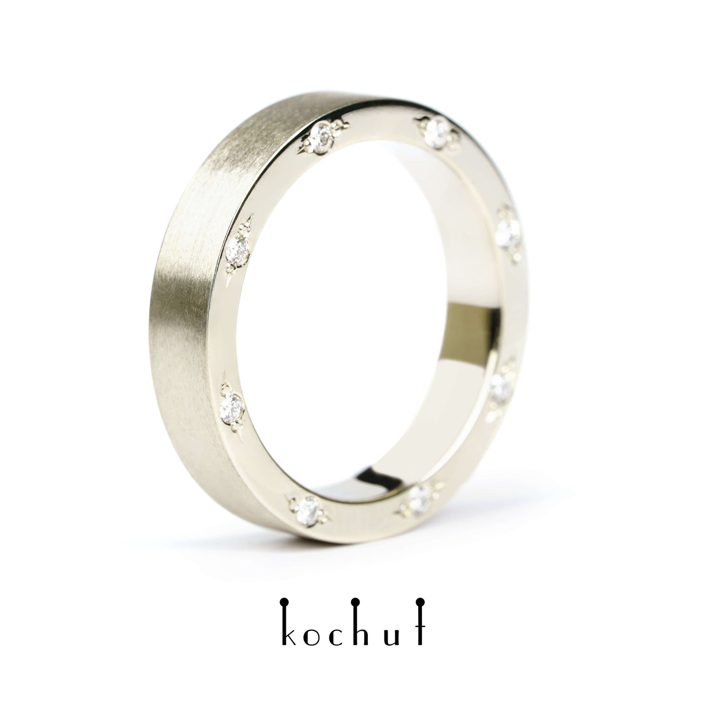 Aristocrats — flach geformter Ehering aus Weißgold mit Diamanten