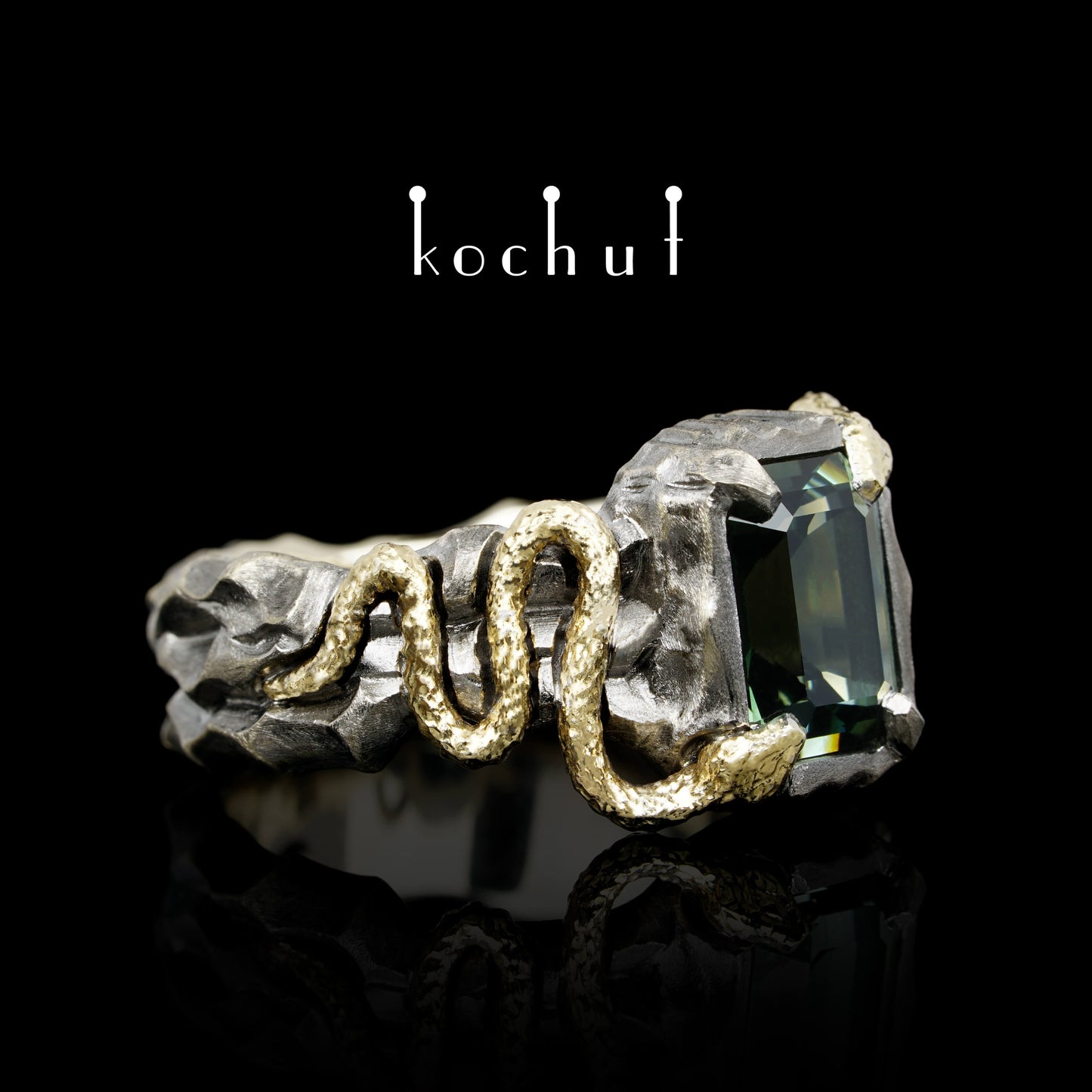 Verlockung — Ring aus Weiß- und Gelbgold mit Turmalin, überzogen mit schwarzem Rhodium
