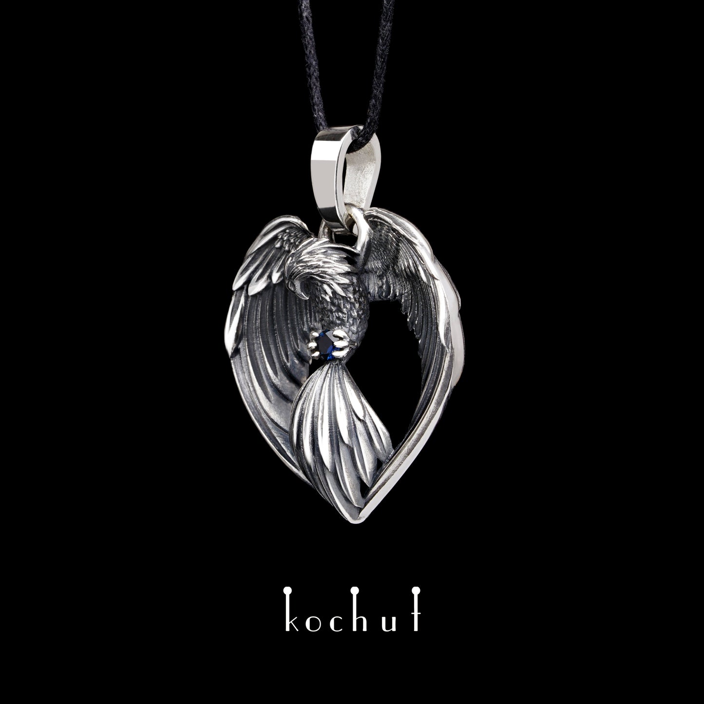 Phoenix — Anhänger aus oxidiertem Silber mit Saphir