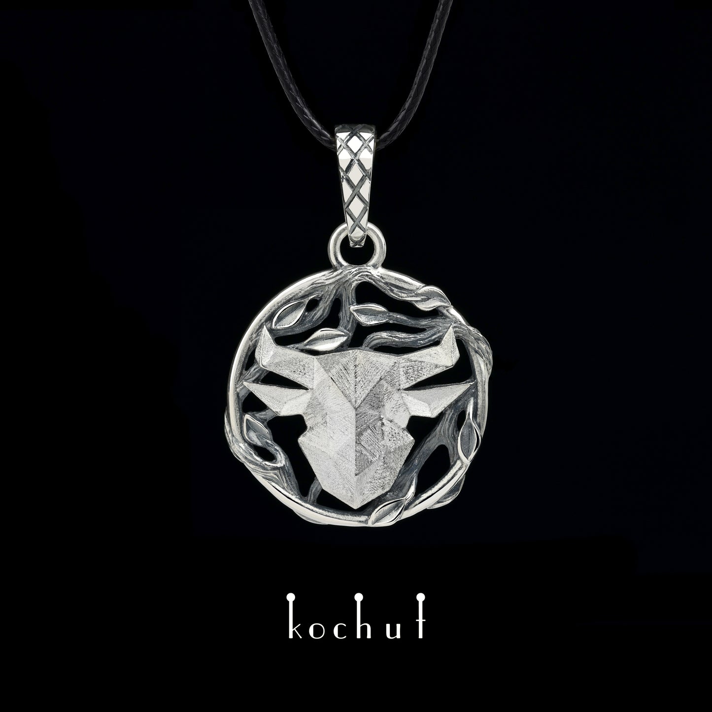Taurus — Anhänger aus oxidiertem Silber