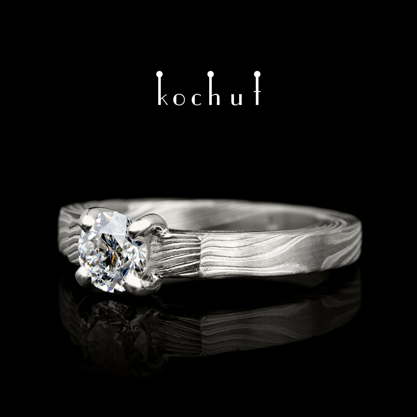 Kaiserin Kojun — Mokume-Ring aus Palladium-Gold und graviertem Silber mit einem Diamanten