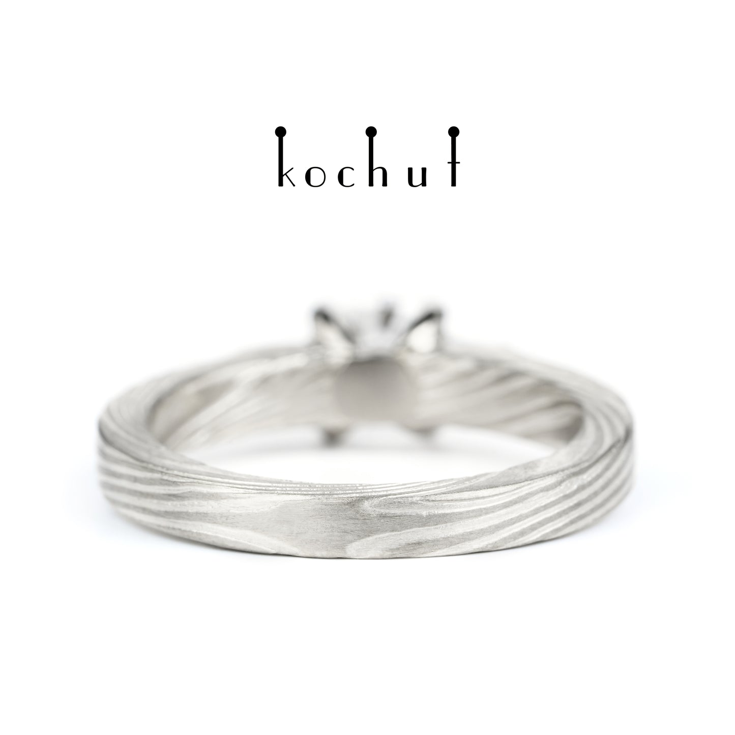 Kaiserin Kojun — Mokume-Ring aus Palladium-Gold und graviertem Silber mit einem Diamanten
