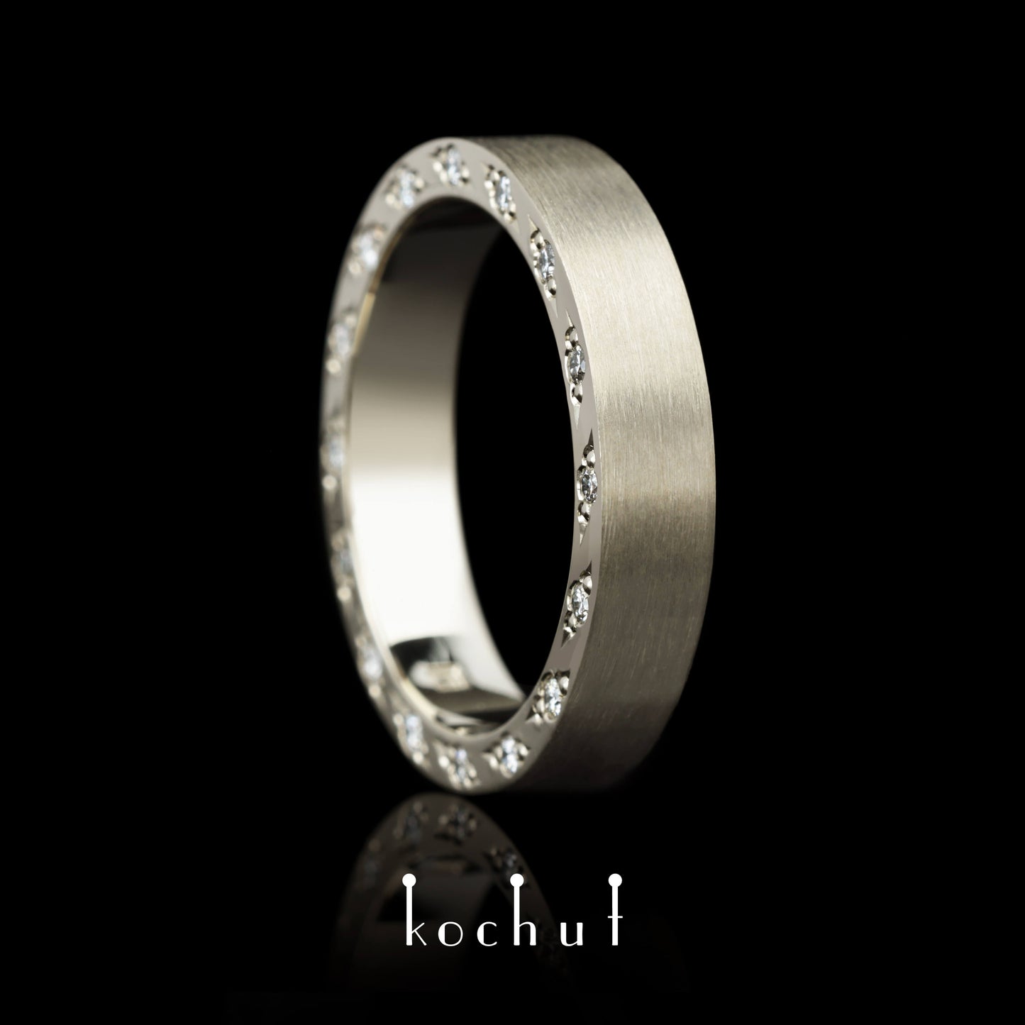 Aristocrats — flach geformter Ehering aus Weißgold mit Diamanten